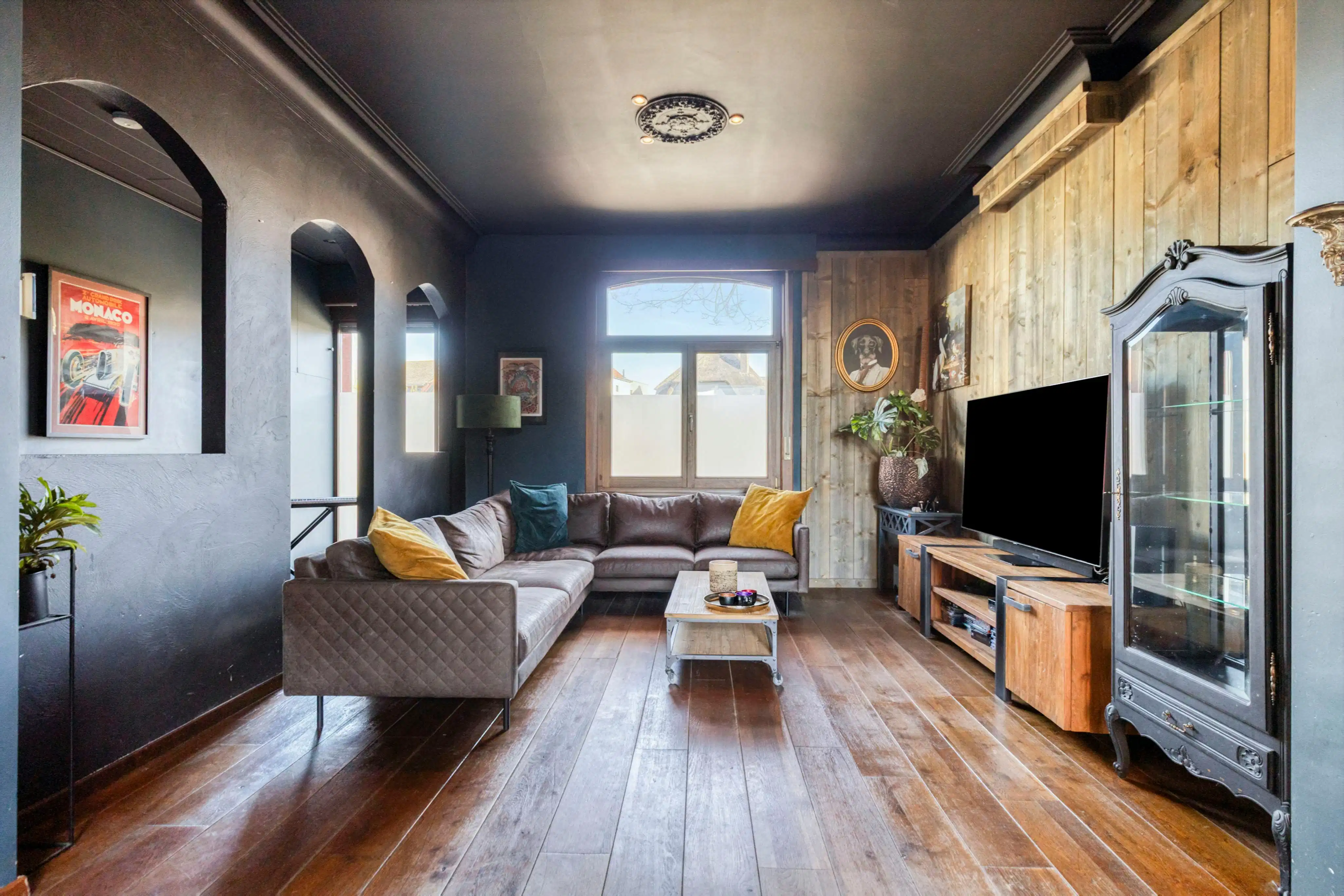 Hoofdfoto van de publicatie: Karaktervolle woning te koop te Kalmhout-Nieuwmoer!