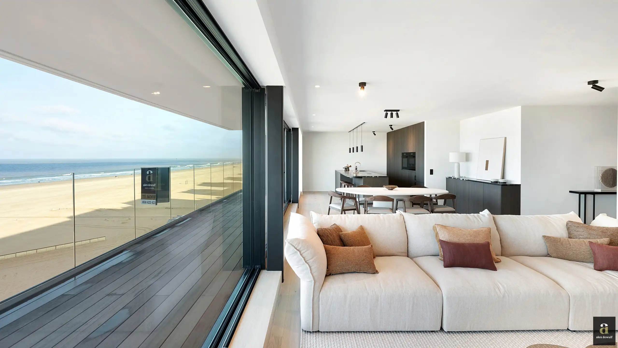 High-end appartement in iconisch gebouw aan RBSC Duinbergen. foto 3