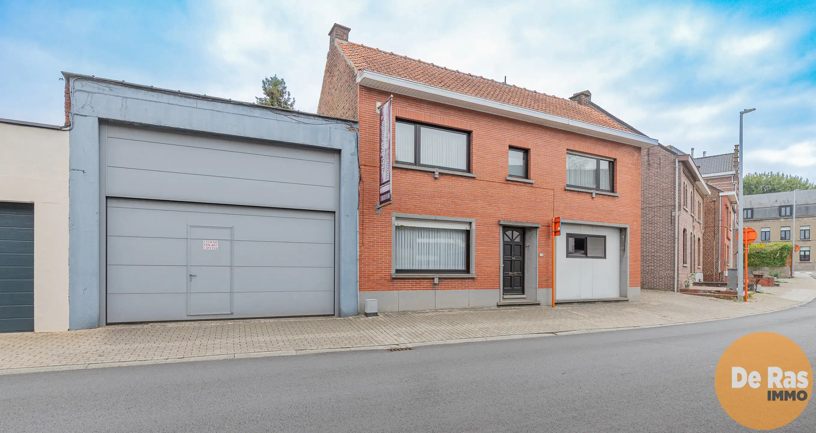 Hoofdfoto van de publicatie: ERPE-MERE - Ruime woning met grote garage en tuin in Mere