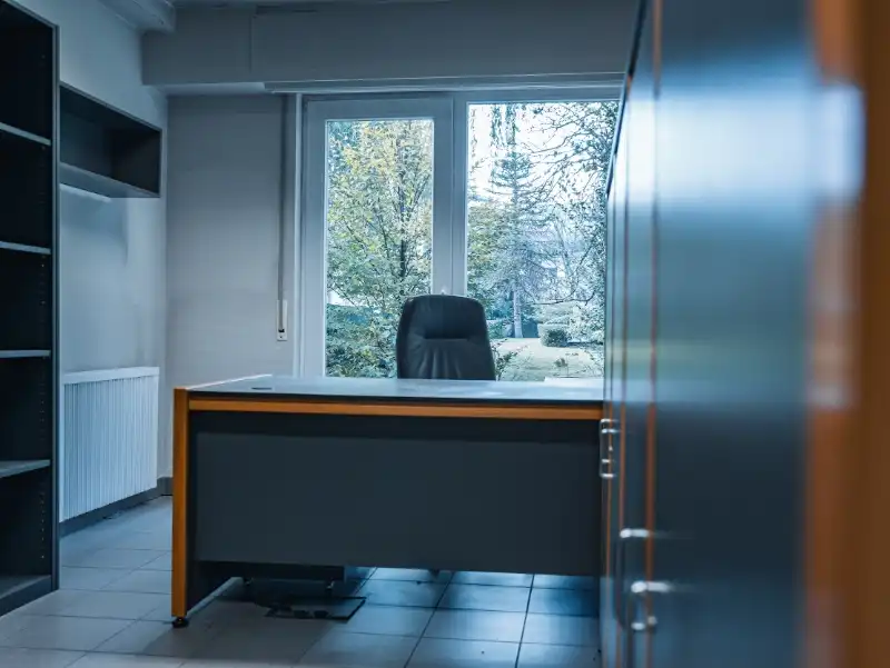 Ruim kantoor van 180 m2 met vlotte bereikbaarheid foto 9