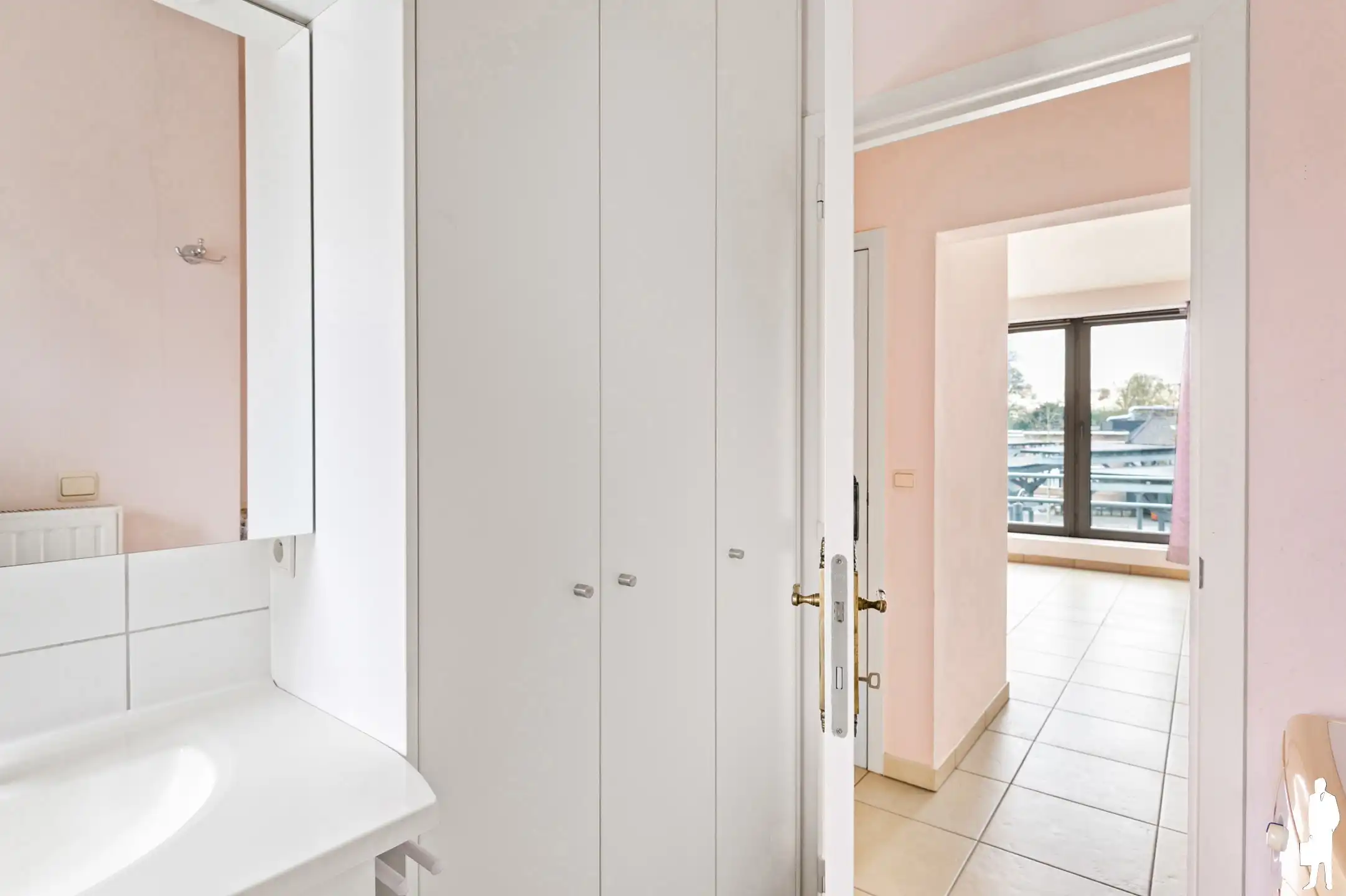 Centraal gelegen appartement in Mortsel foto 14
