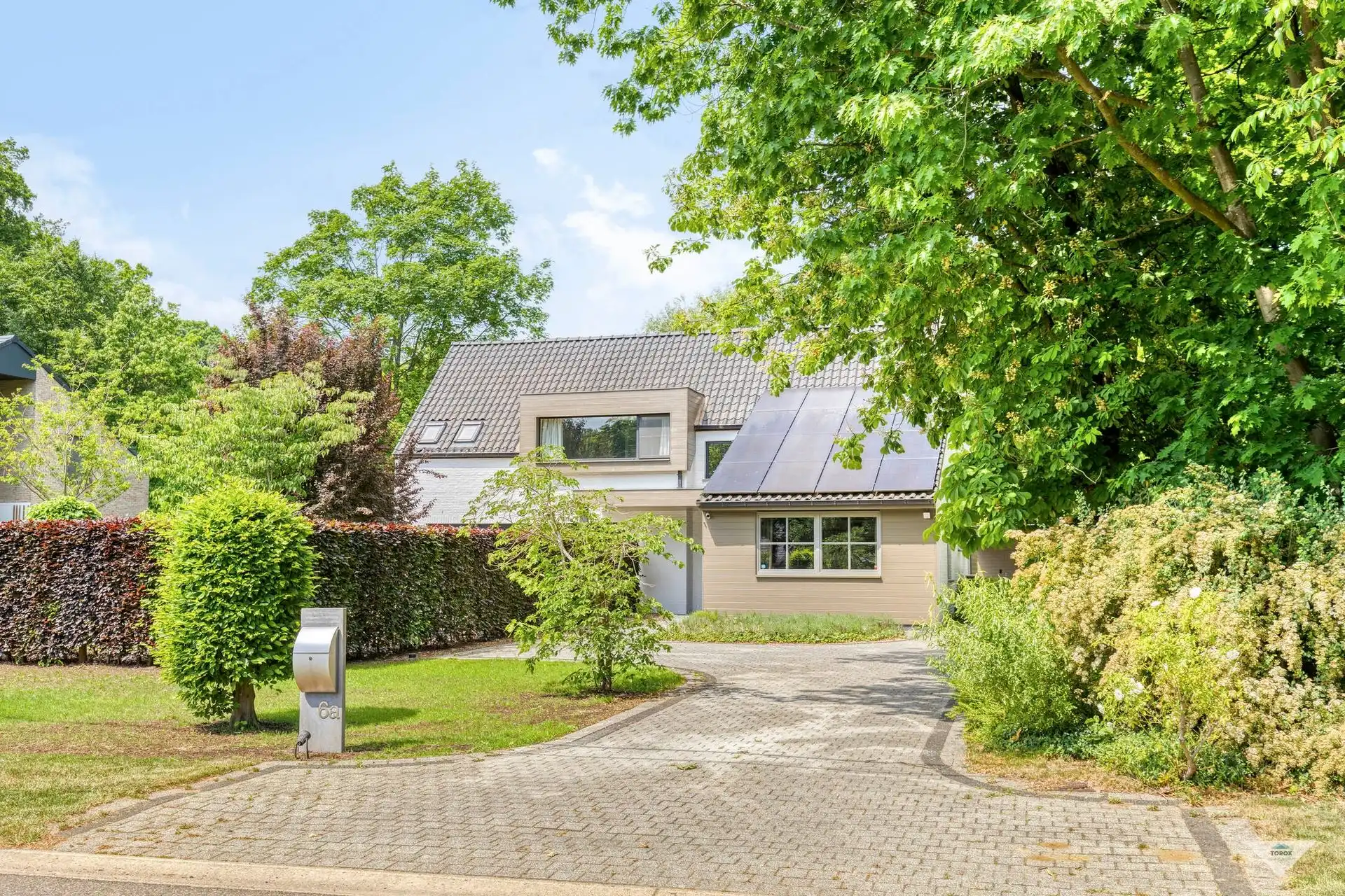 Exclusieve villa in het groene Linden foto {{pictureIndex}}