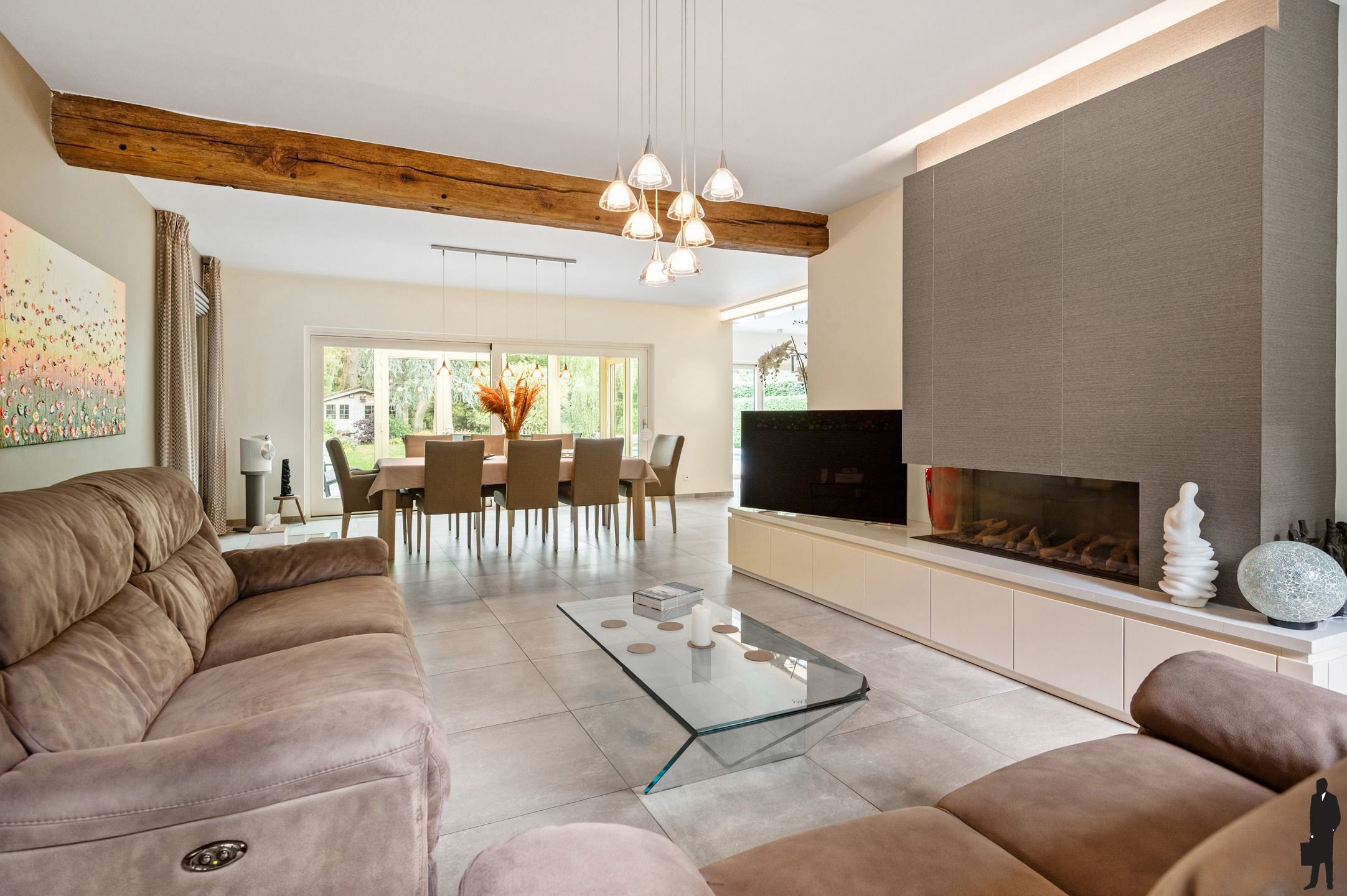 Stijlvol gerenoveerde villa met schitterende tuin en verwarmd zwembad foto 6
