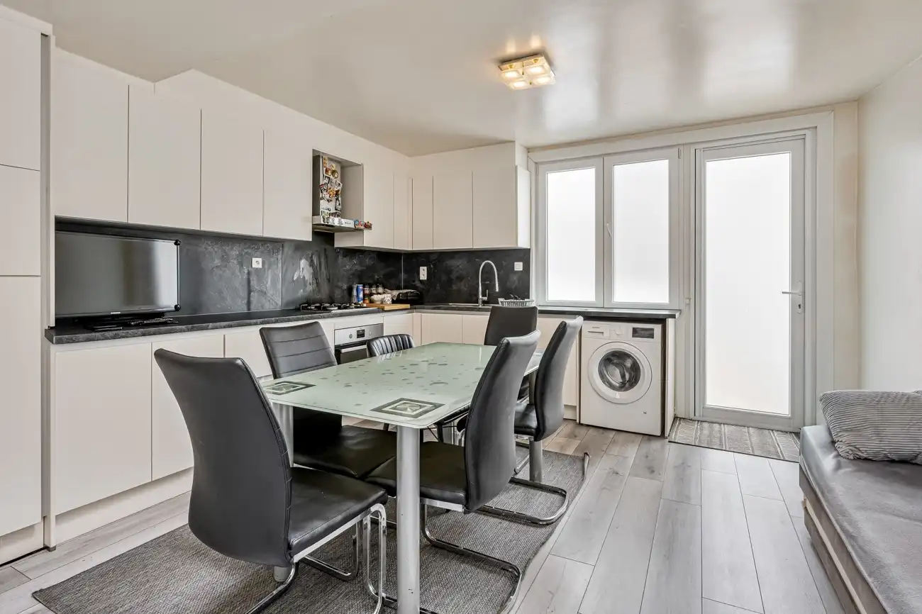 Ruime gesloten woning op een toplocatie in Sint-Amandsberg en nabij het centrum van Gent! foto 7