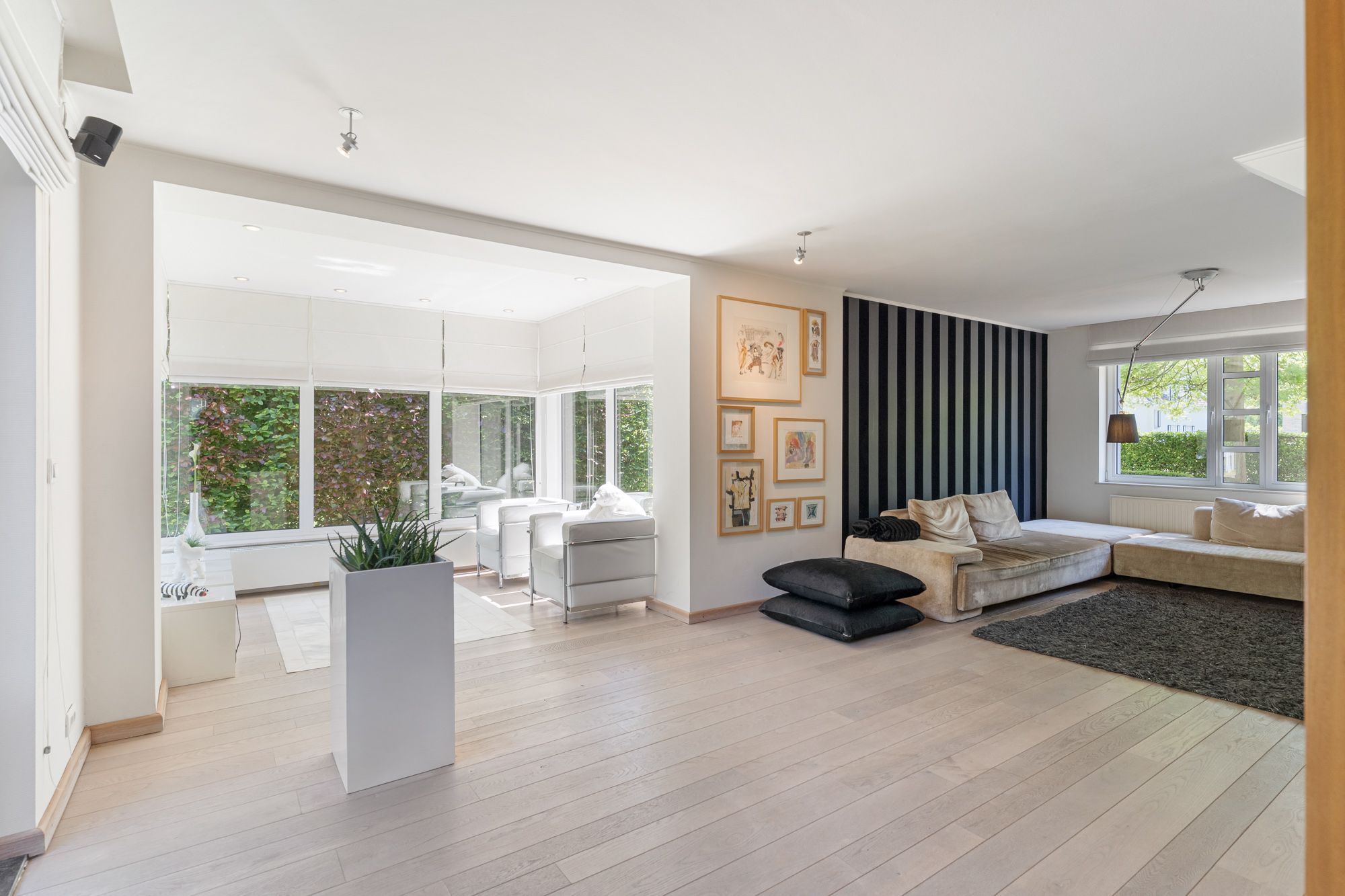 Exclusieve villa met tijdloze klasse, zwemvijver en zicht op groen te Hasselt ! foto 7