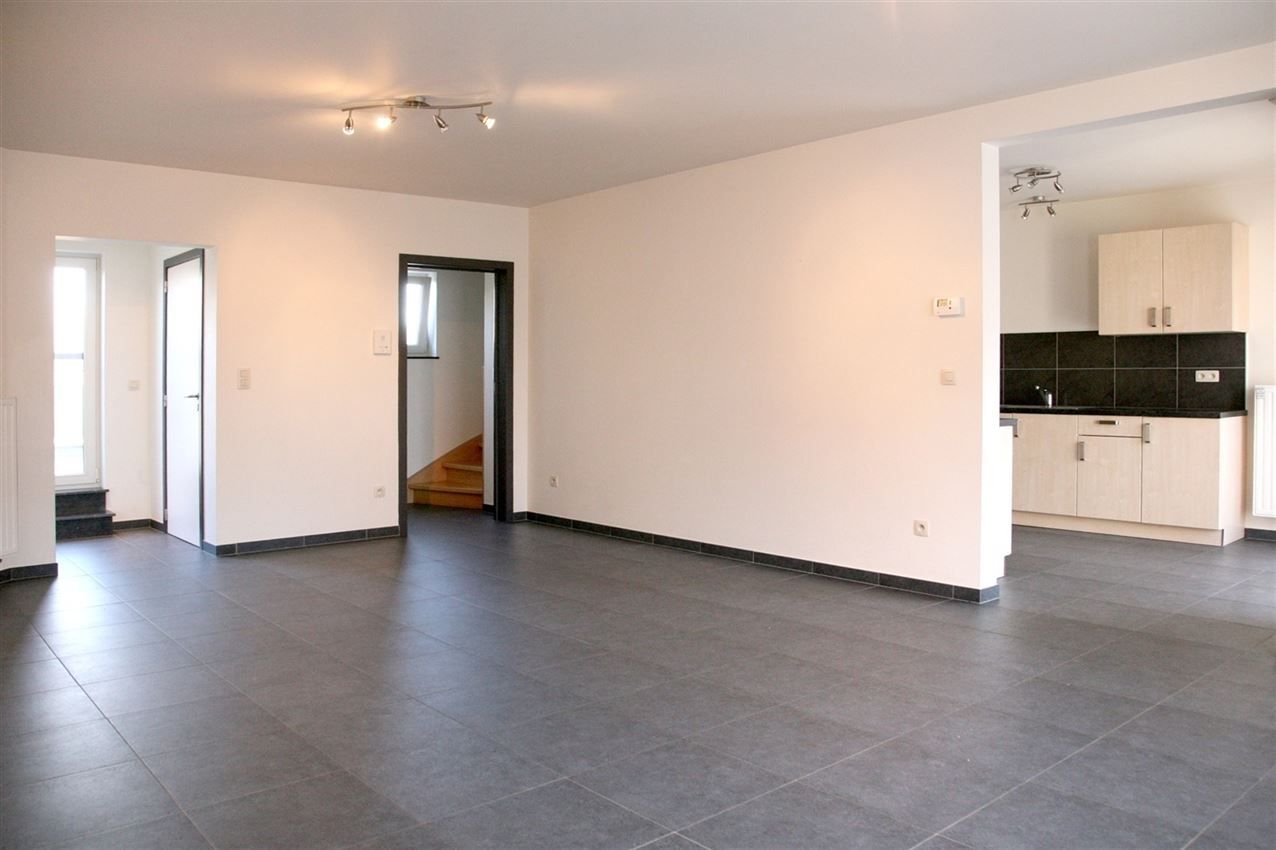 Riant nieuwbouw duplex- appartement met 2 slpk. en groot terras foto 2