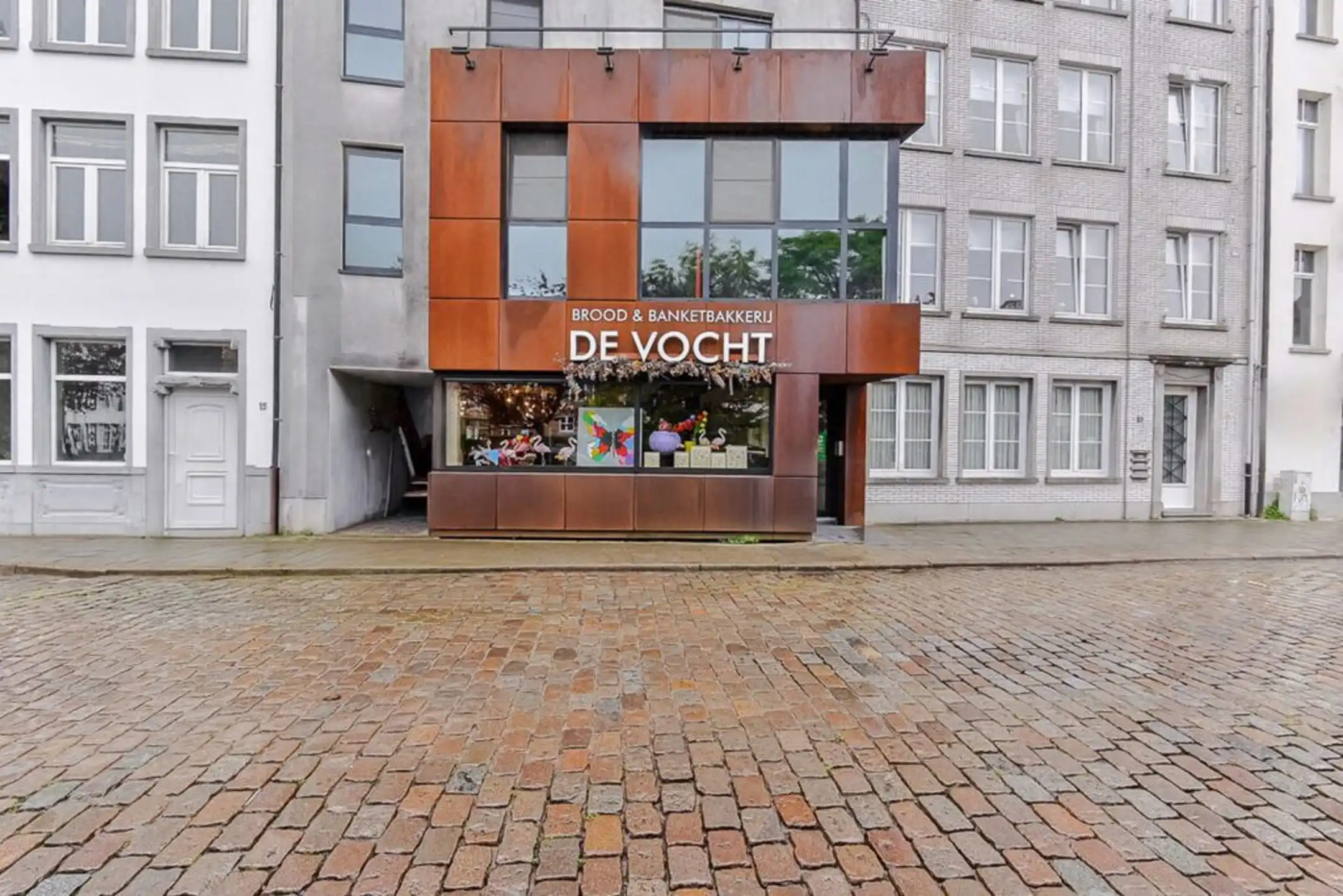 Veelzijdig handelspand op TOP-locatie foto {{pictureIndex}}