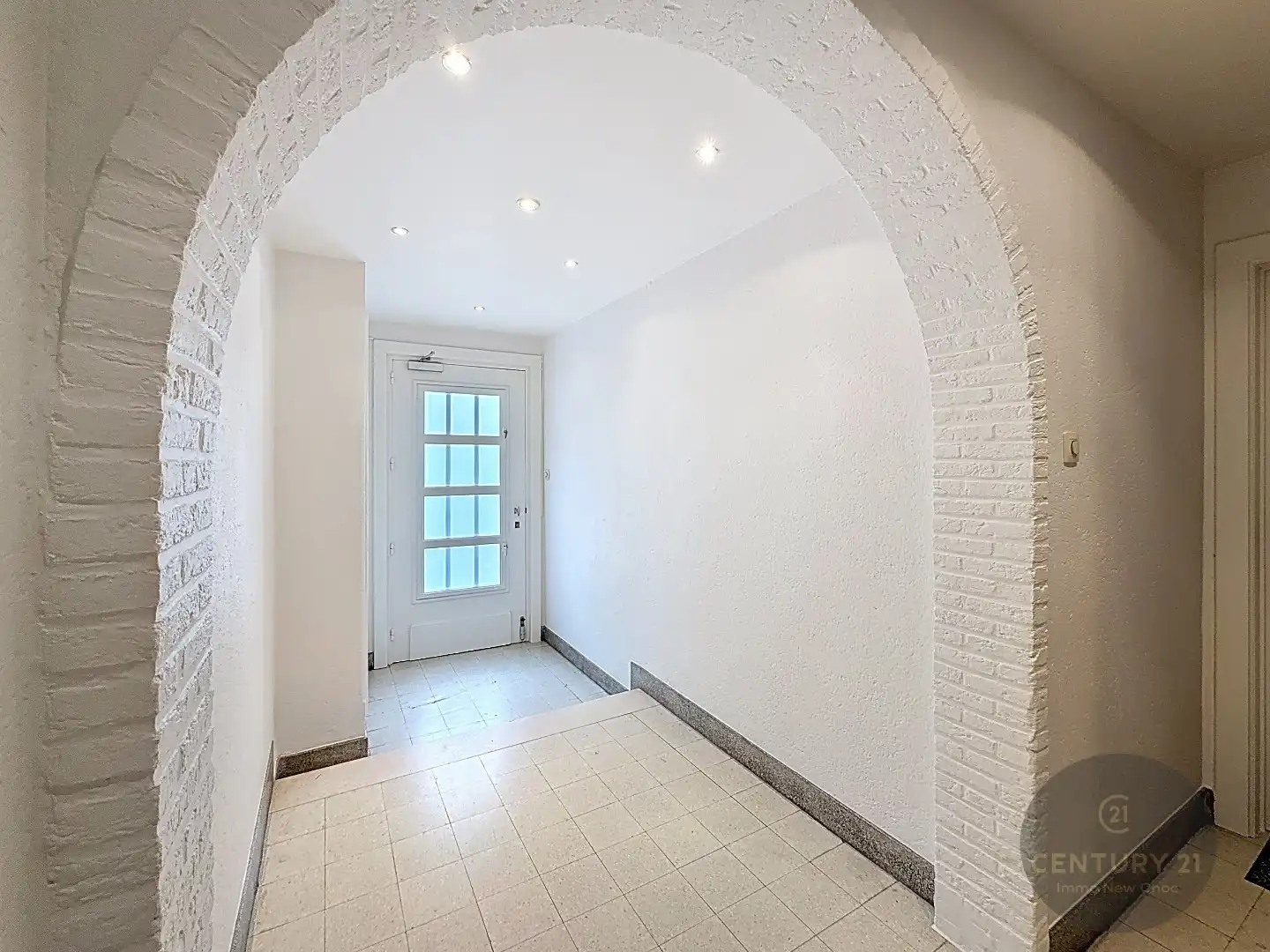 kelderappartement met RUIM terras vlak aan zee foto 3