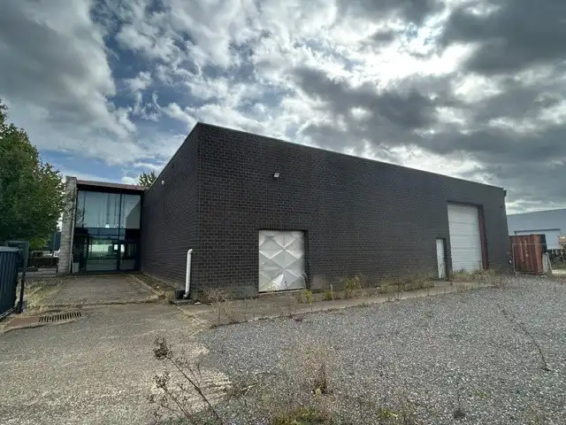MULTI FUNCTIONEEL BEDRIJFSPAND MET KANTOREN EN APPARTEMENT foto 8