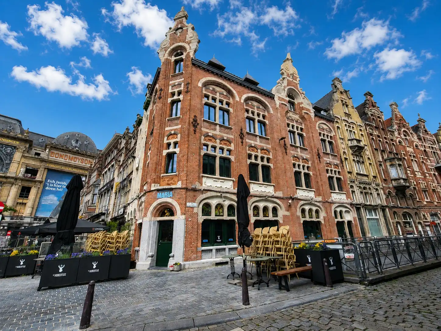 Volledig gerenoveerd appartement met 2 slaapkamers in het hart van Gent.  foto {{pictureIndex}}