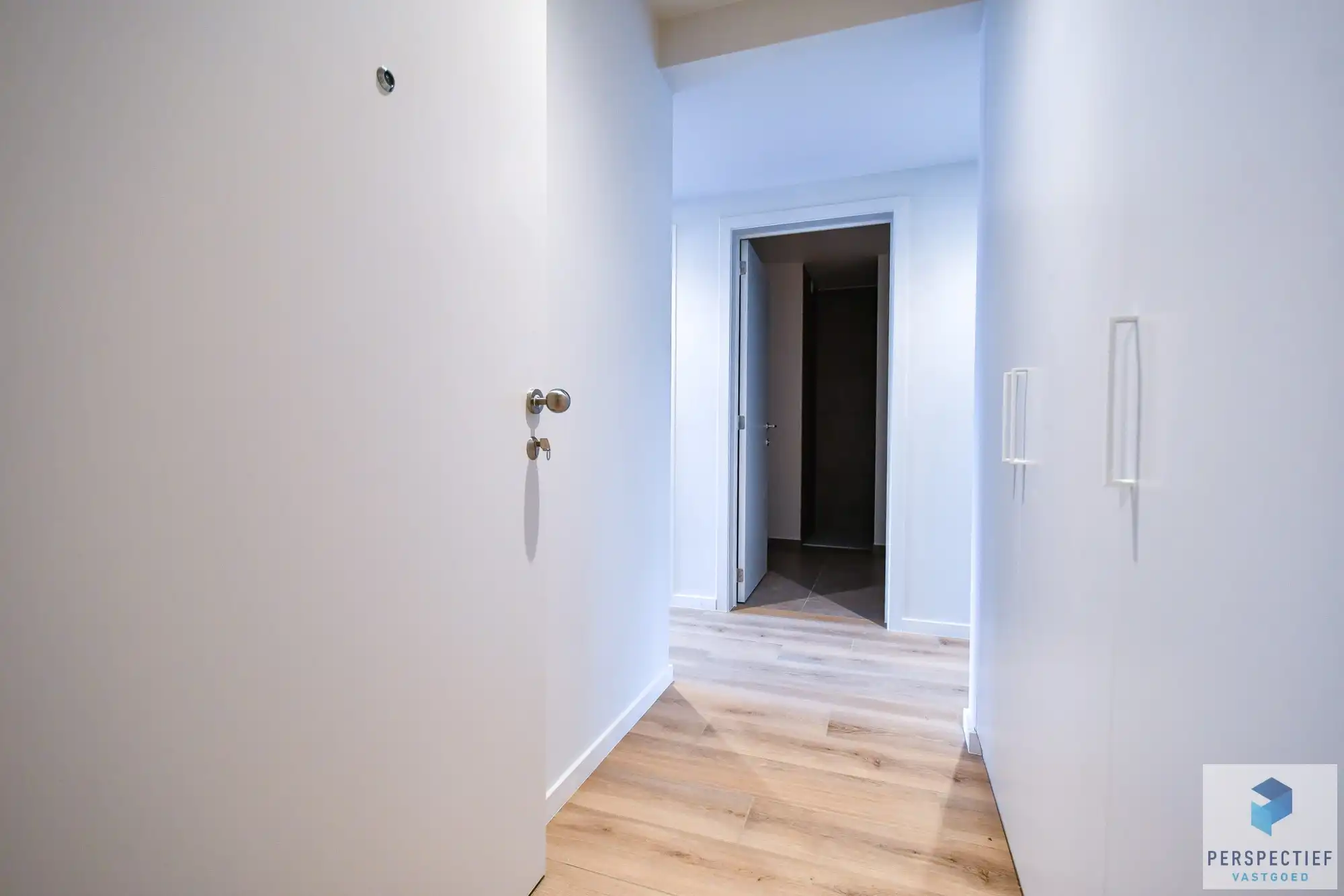 BEZOEKMOMENT WOENSDAG 10/06 VAN 16U30 TOT 18U | RECENT ENERGIEZUINIG APPARTEMENT met TERRAS & AUTOSTAANPLAATS foto 14