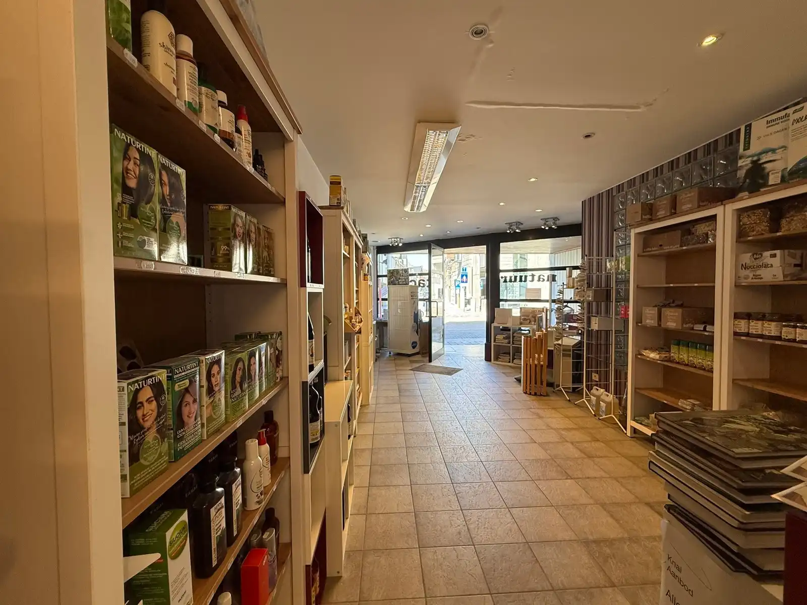Handelspand te huur in de winkelstraat van Tielt foto 5