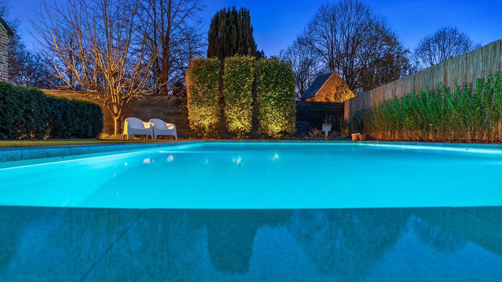 High-end instapklare villa met zwembad en poolhouse foto 45