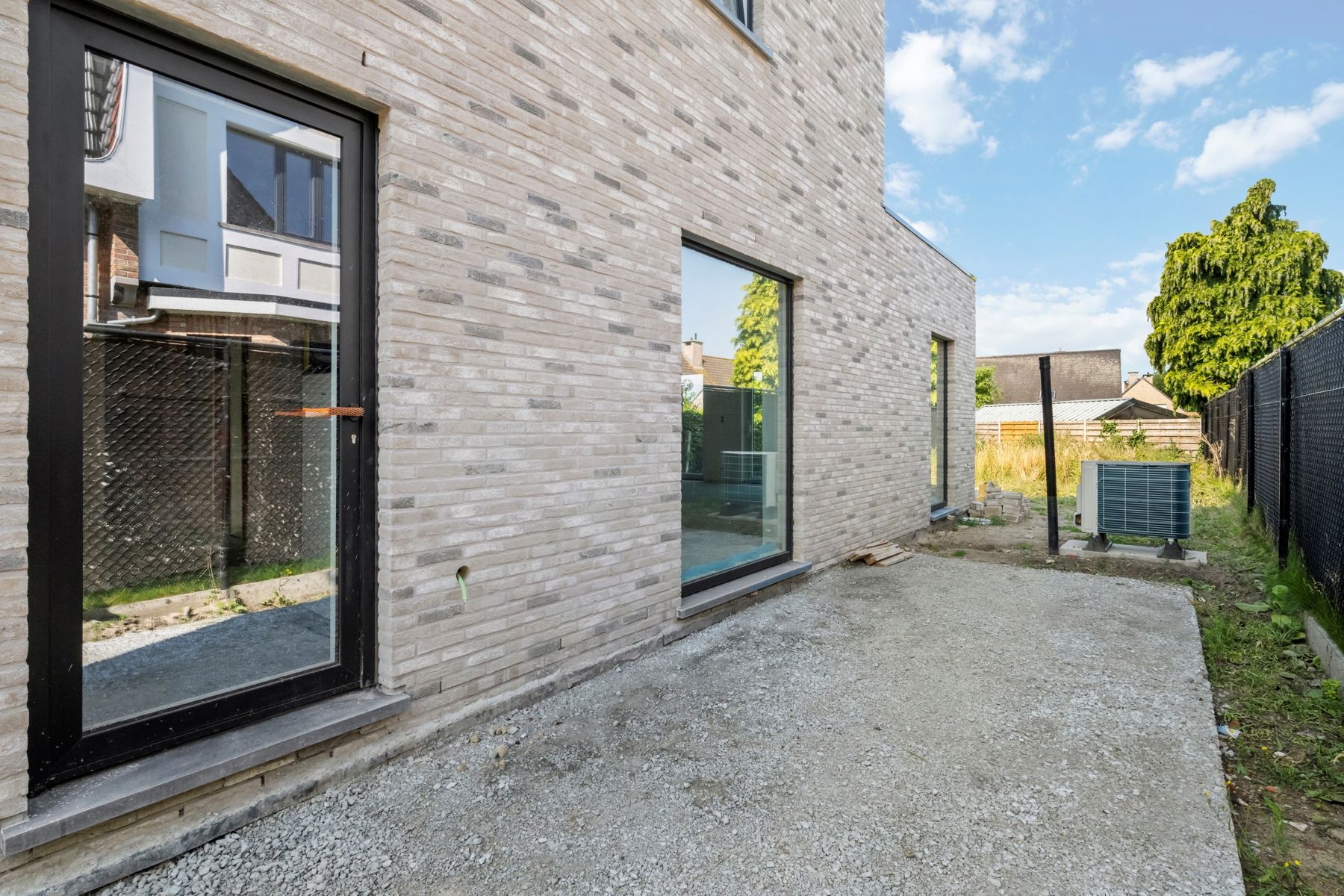 Ruime nieuwbouwwoning op een perfecte locatie in Sint-Kruis! foto 2