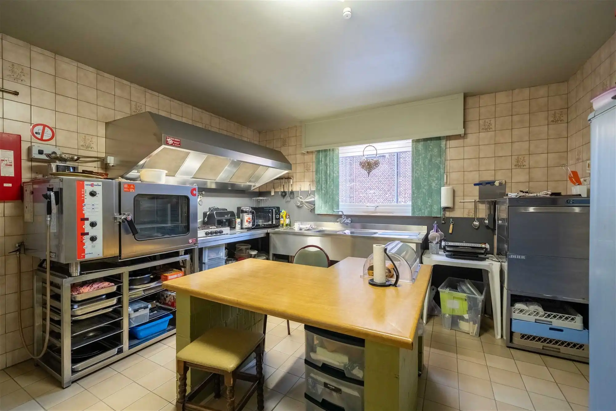Prachtig handelspand met zaal en ruim appartement te koop! foto 16