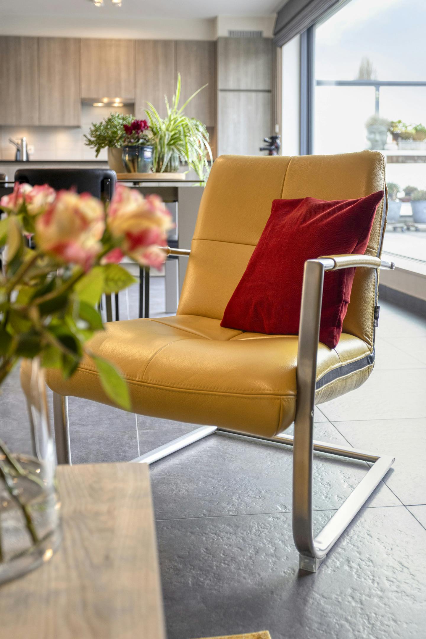 Appartement met 3 slaapkamers, garage en autostaanplaats te koop in Waarschoot foto 9