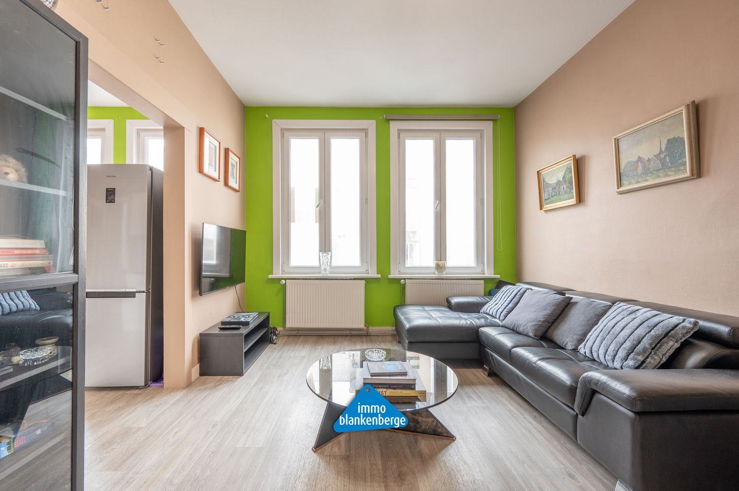 Ruim en lichtrijk appartement met hoge plafonds nabij het centrum foto 3