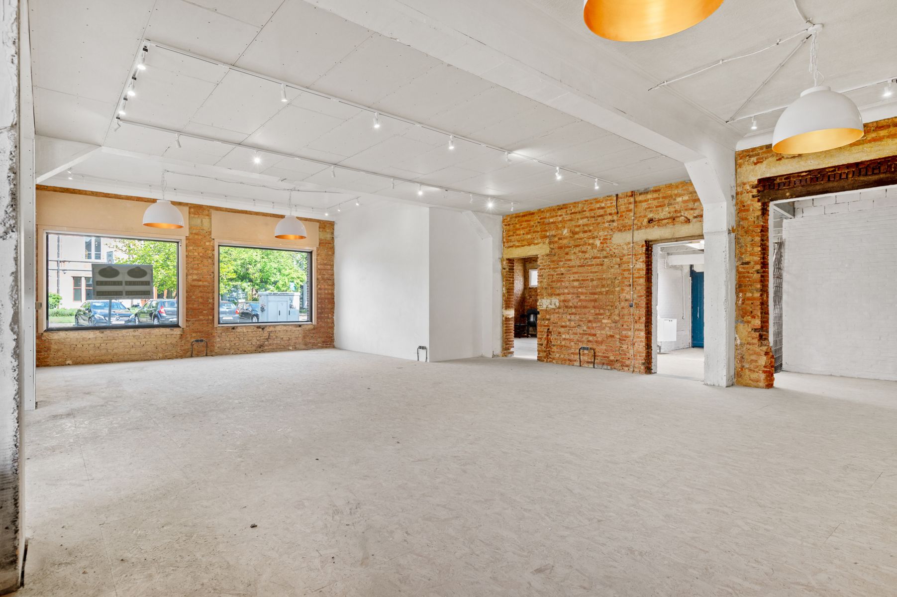 Ruim handelspand van ca. 165 m² op een commerciële locatie. foto 3