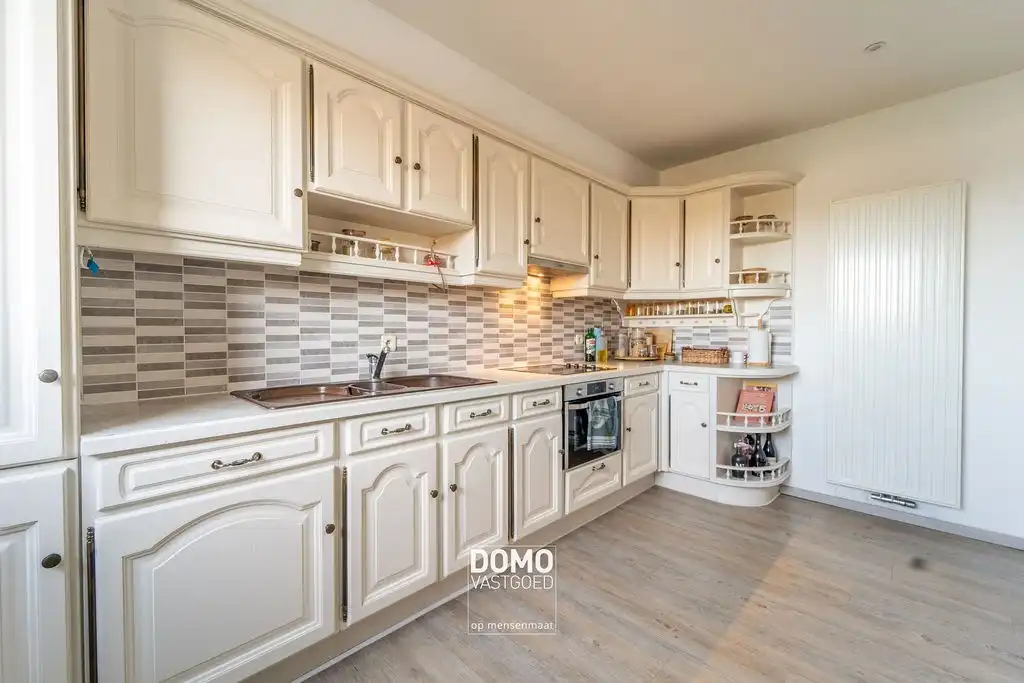 PERFECT GELEGEN RUIM APPARTEMENT IN CENTRUM HASSELT MET 3 SLAAPKAMERS, TERRAS, GARAGE EN EPC B foto 4