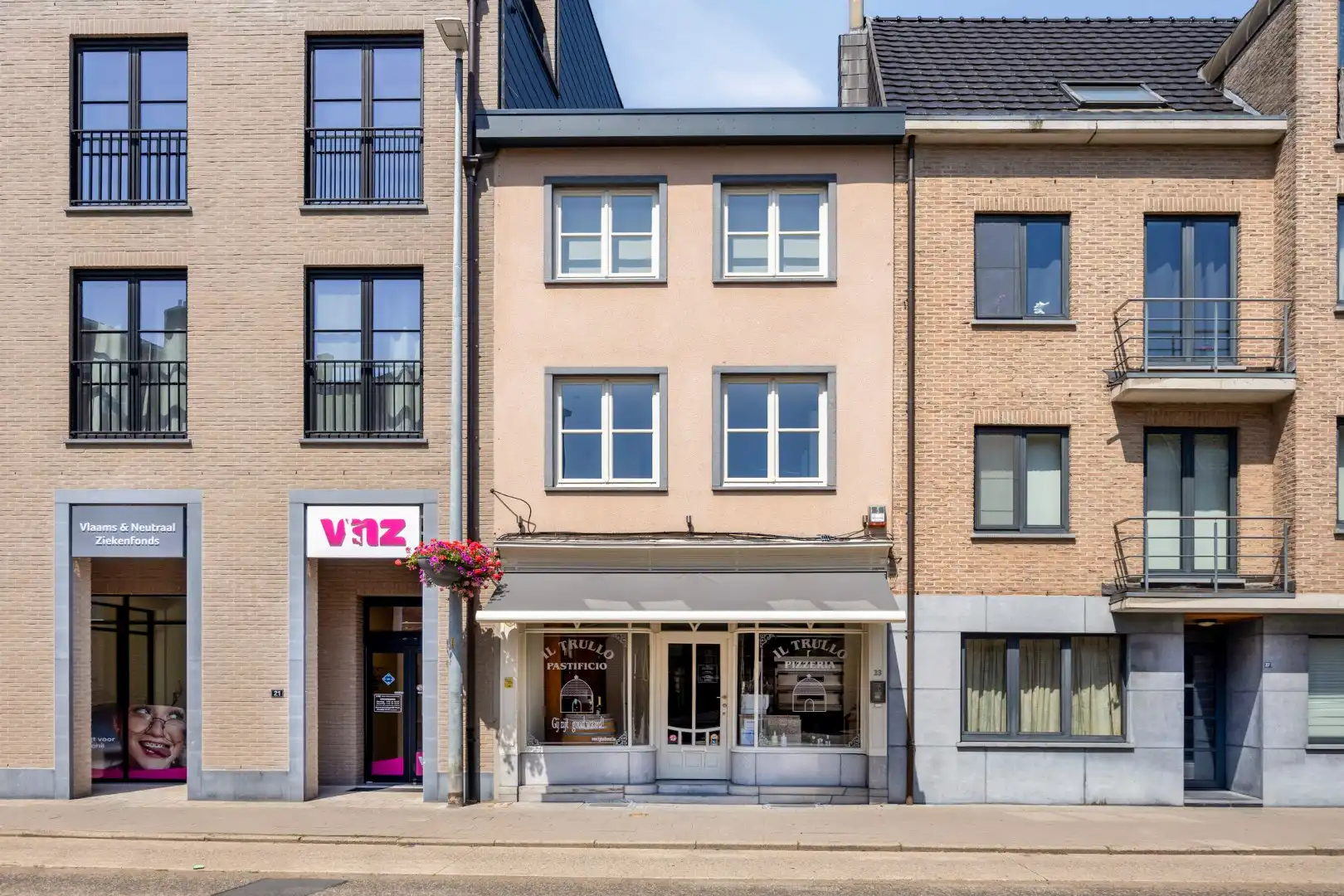 Ruime handelswoning met terras, dubbele garage en 2 parkeerplaatsen in Mol-centrum ! foto 21