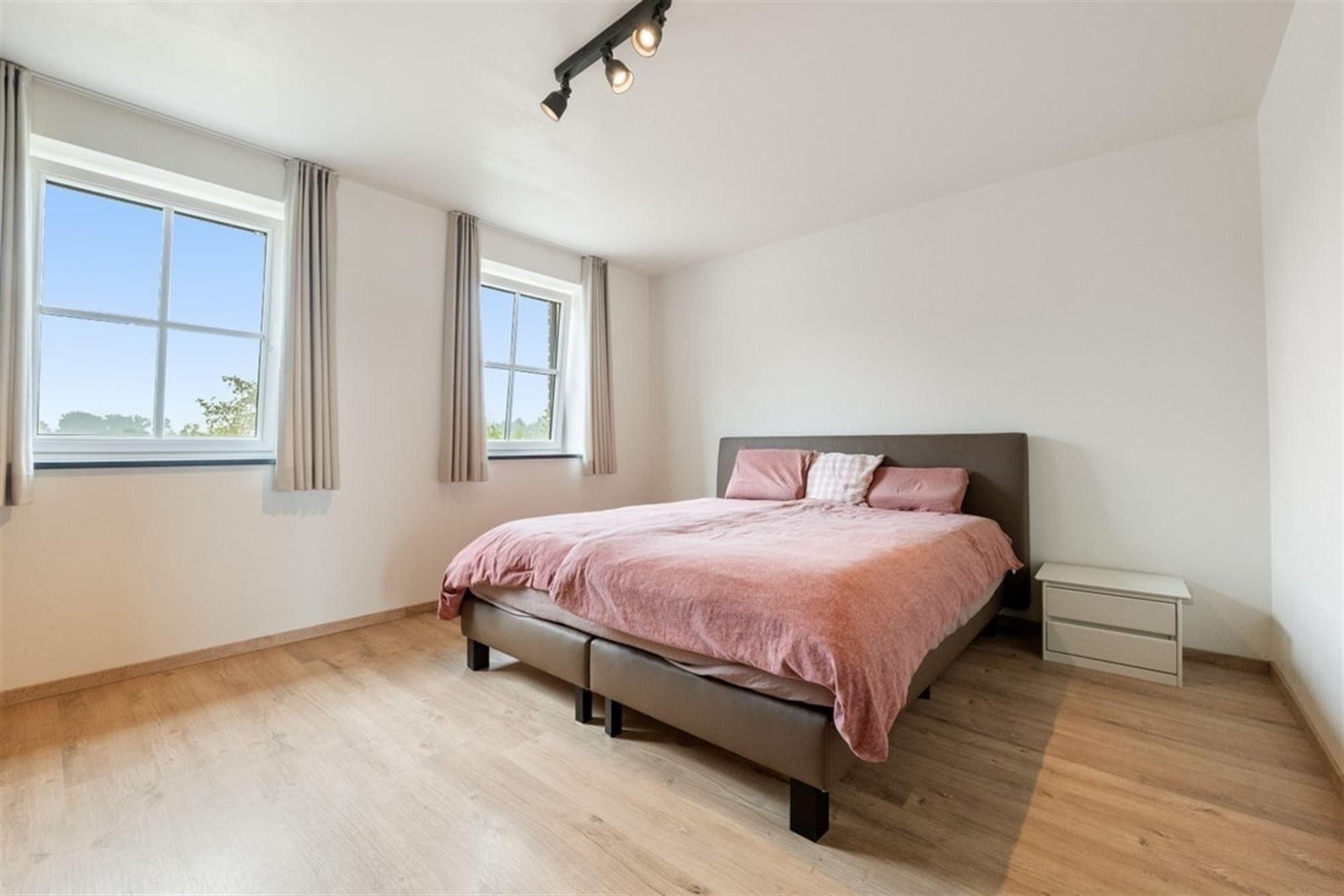 UNIEKE LANDELIJKE GEZINSWONING MET BIJBOUW VAN 320M² OP PRACHTIG PERCEEL  foto 23