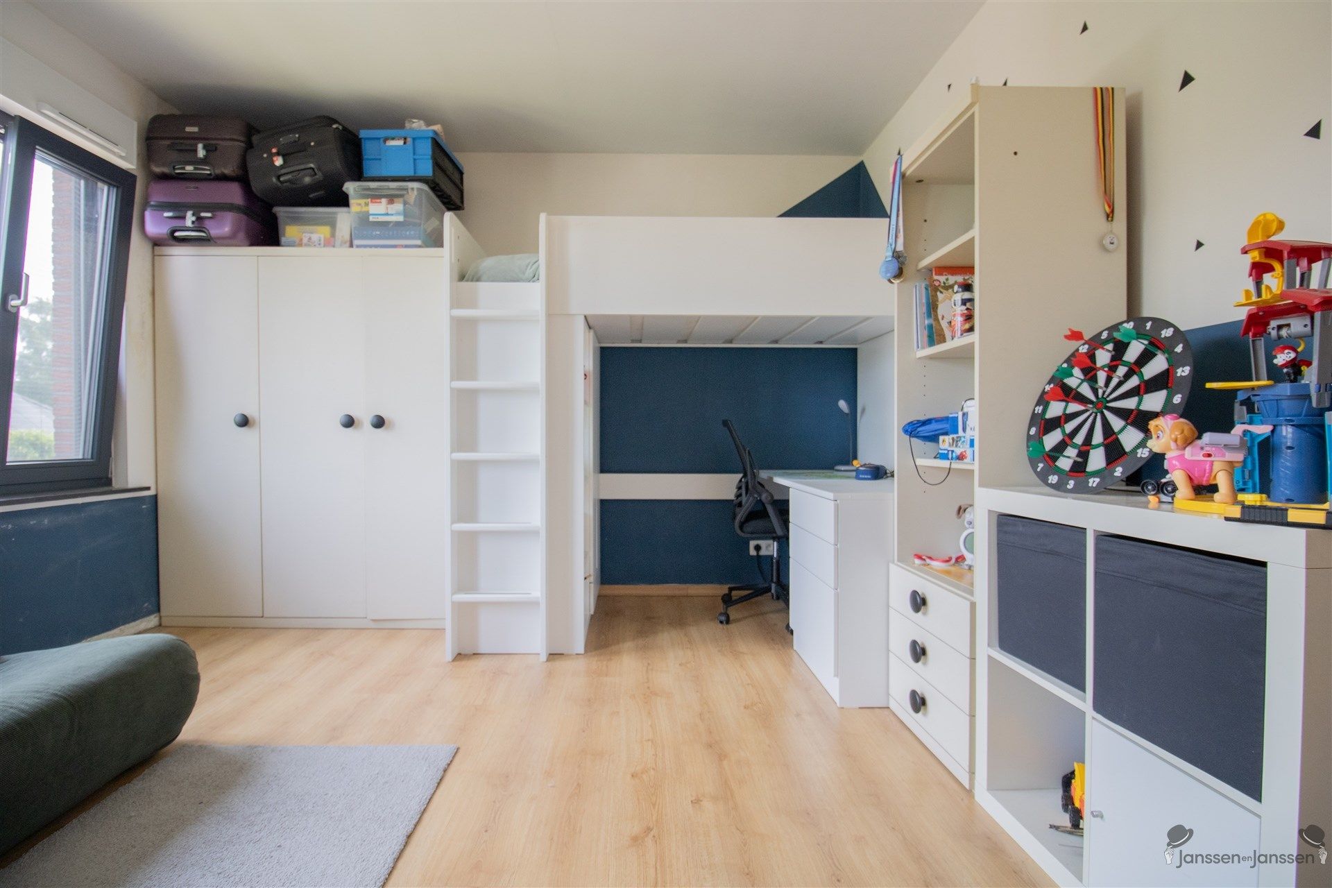 Verder af te werken, deels gerenoveerde vrijstaande woning met 3 slaapkamers op 632 m² foto 10
