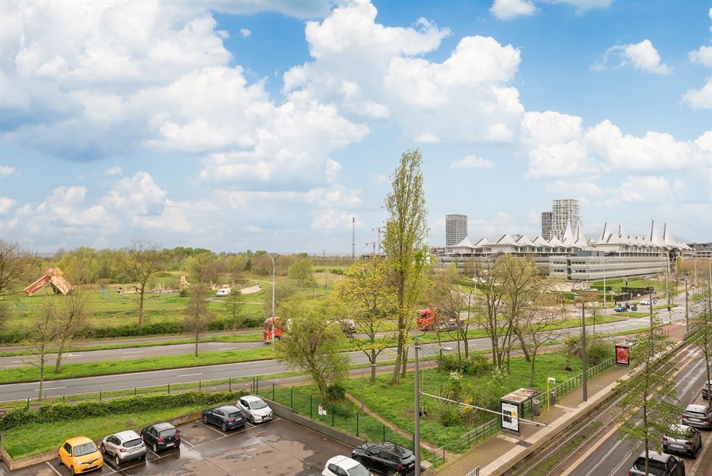 Gerenoveerd appartement met prachtig uitzicht foto 4