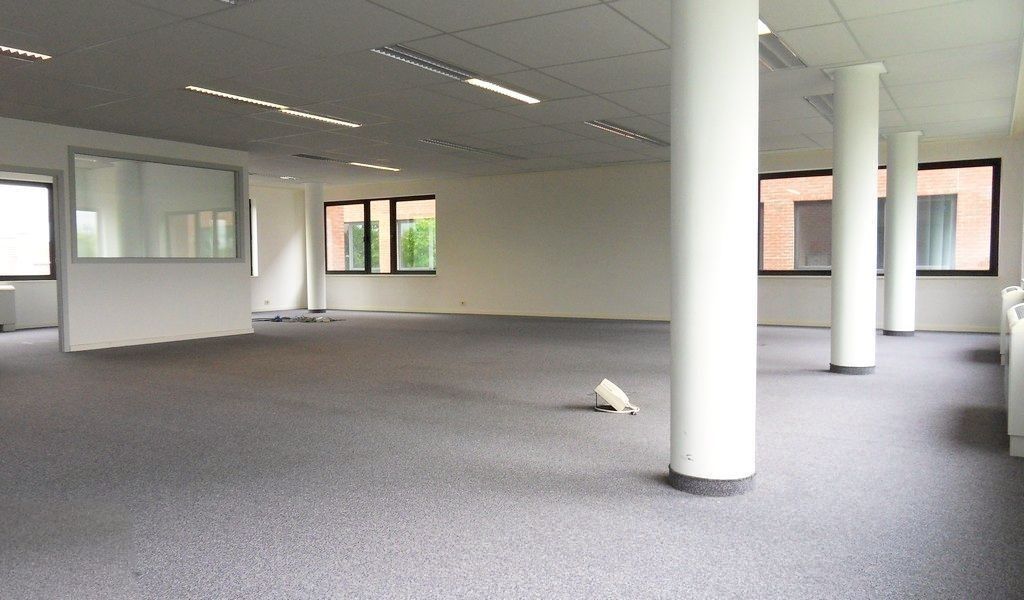 Kantoorruimte te huur in Clinton Park in Roeselare foto 18