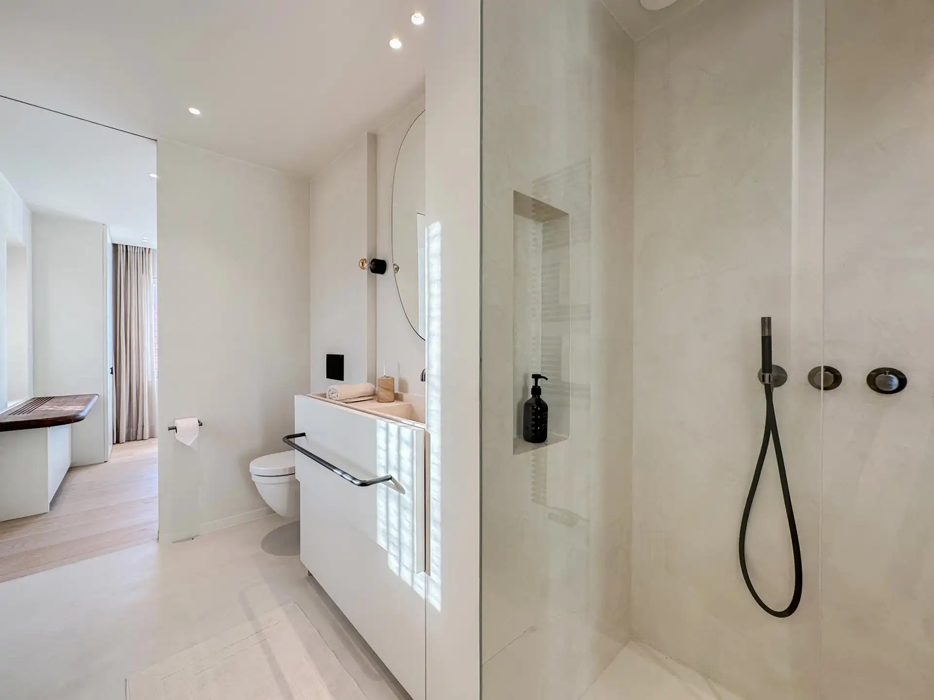 Uitzonderlijk mooi, tijdloos GERENOVEERD 4-slpk. appartement foto 9