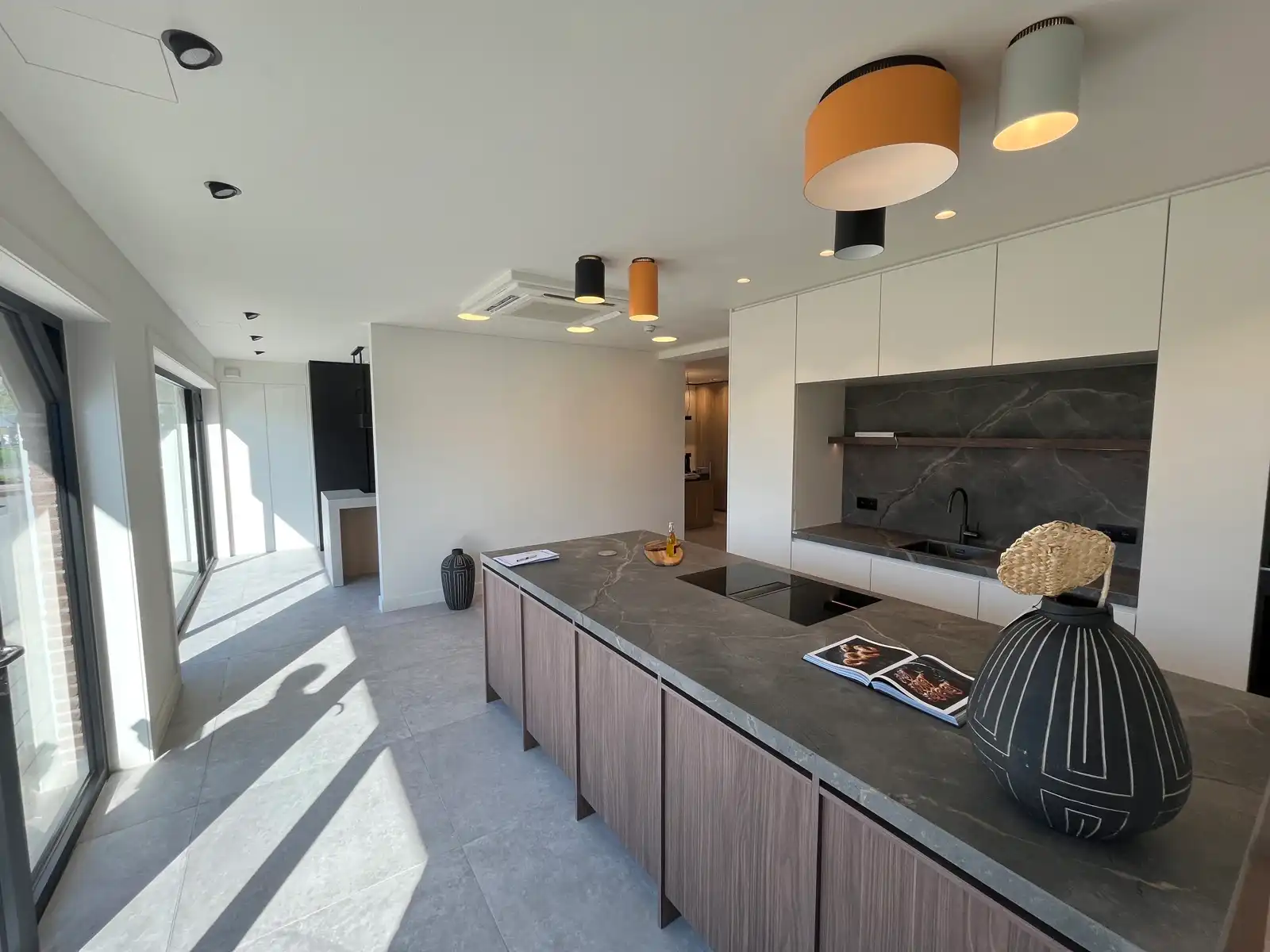 Winkel/showroom met topzichtbaarheid in Hasselt foto 12