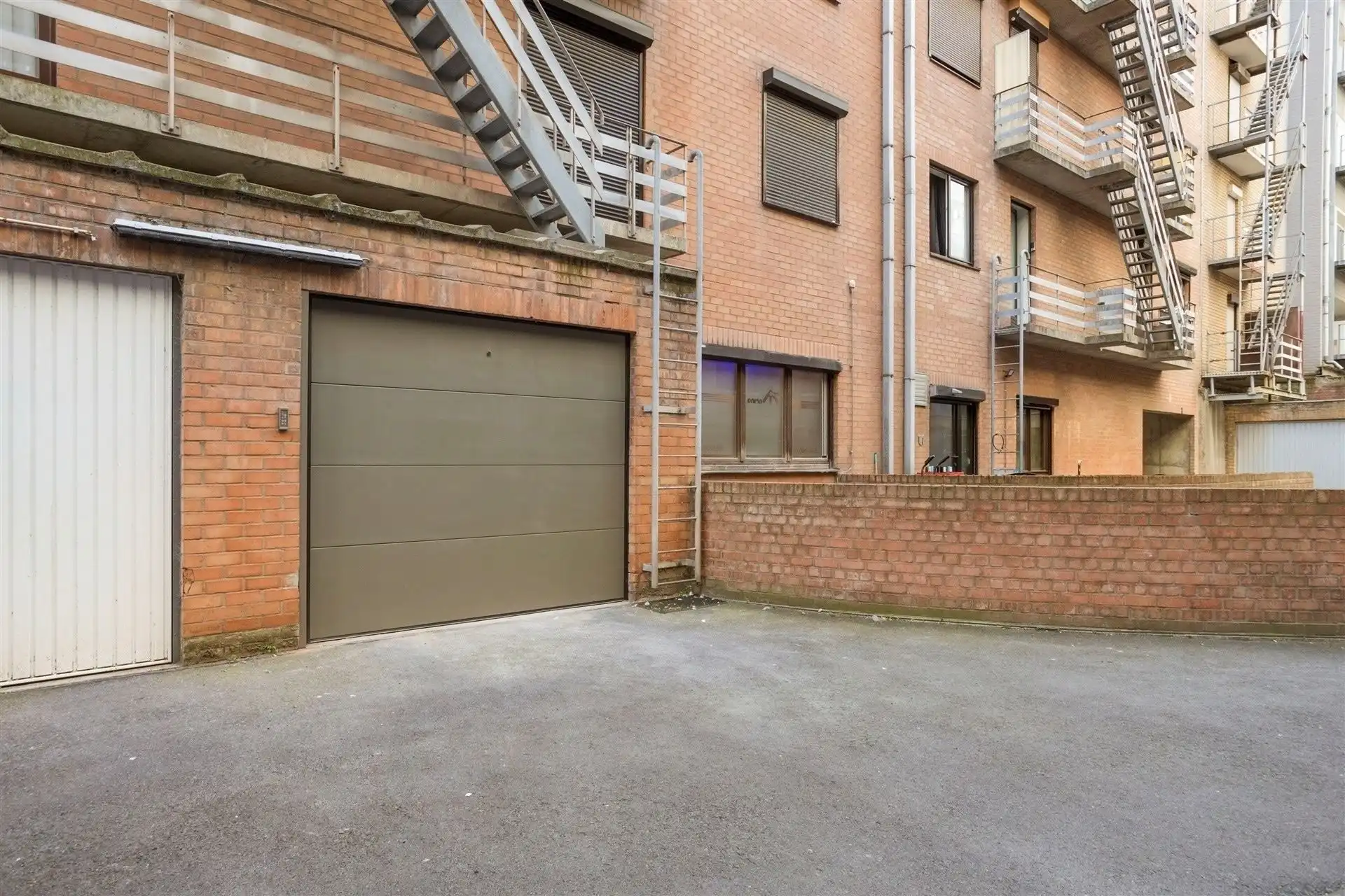 LUXUEUS / MOG. TOT GARAGEBOX foto 43
