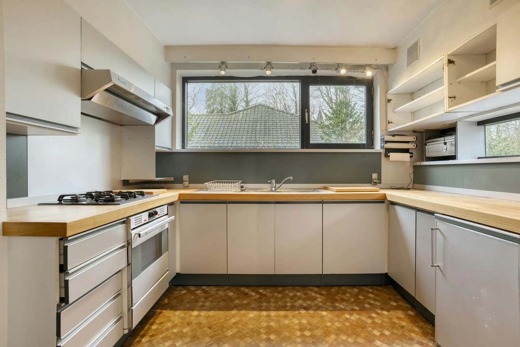 Polyvalent huis met tal van mogelijkheden te Sint-Kruis foto 9