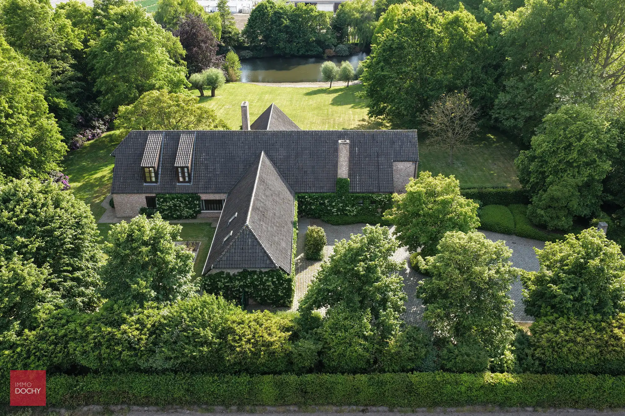 Ruim landhuis in prachtig domein van ca. 2ha foto 7