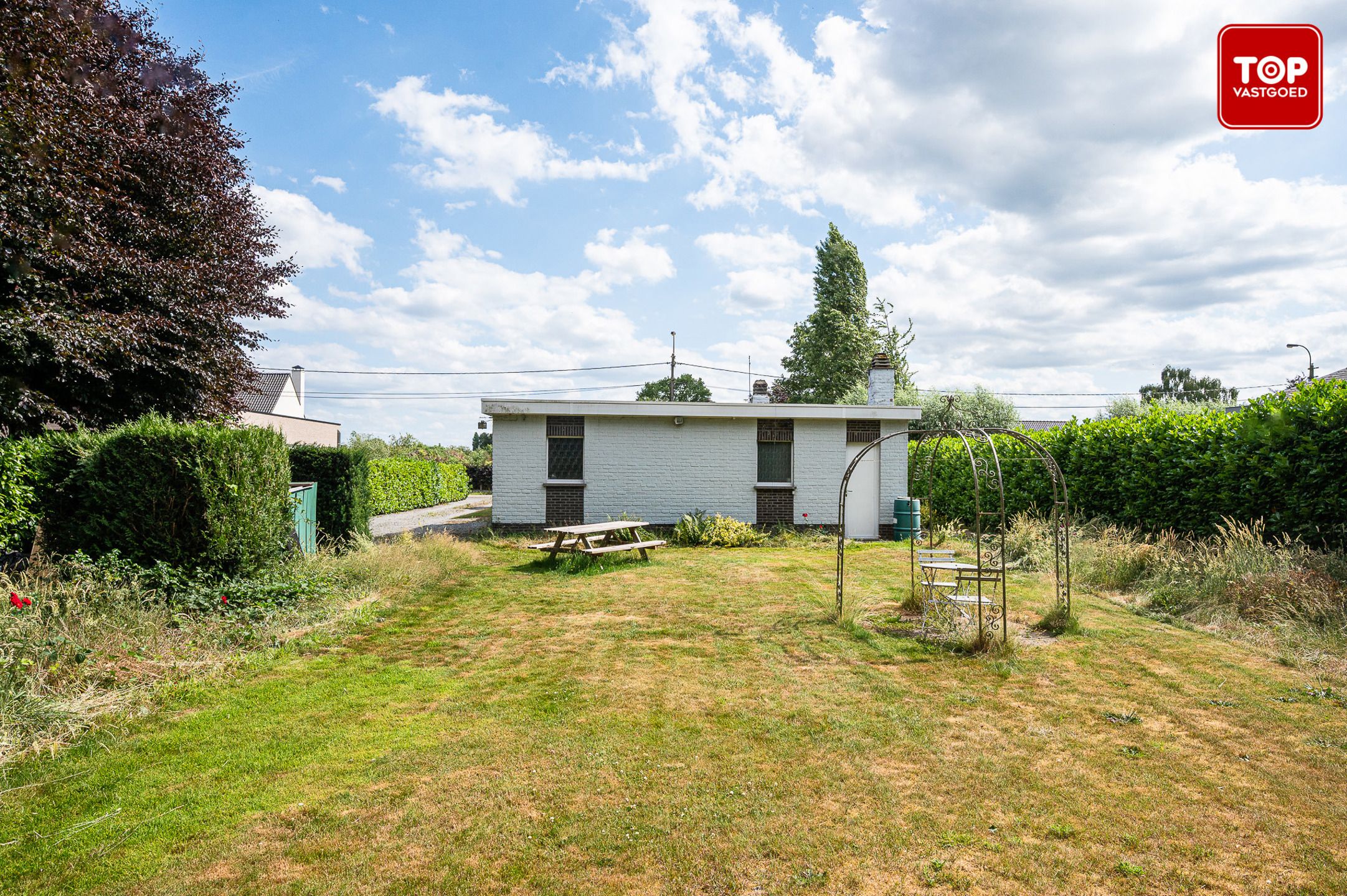 Te renoveren bungalow met enorm potentieel op een Toplocatie foto 23