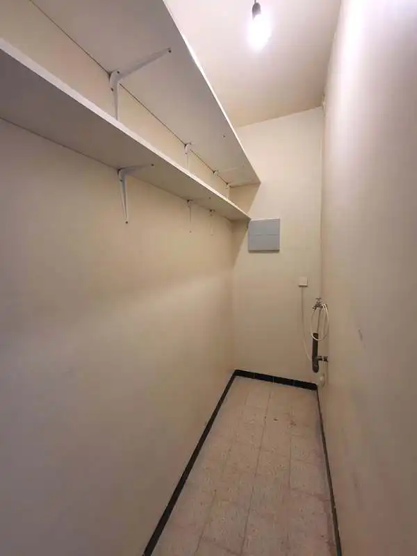 Ruim 2-slaapkamerappartement + Autostandplaats te huur in Assebroek Brugge foto 10