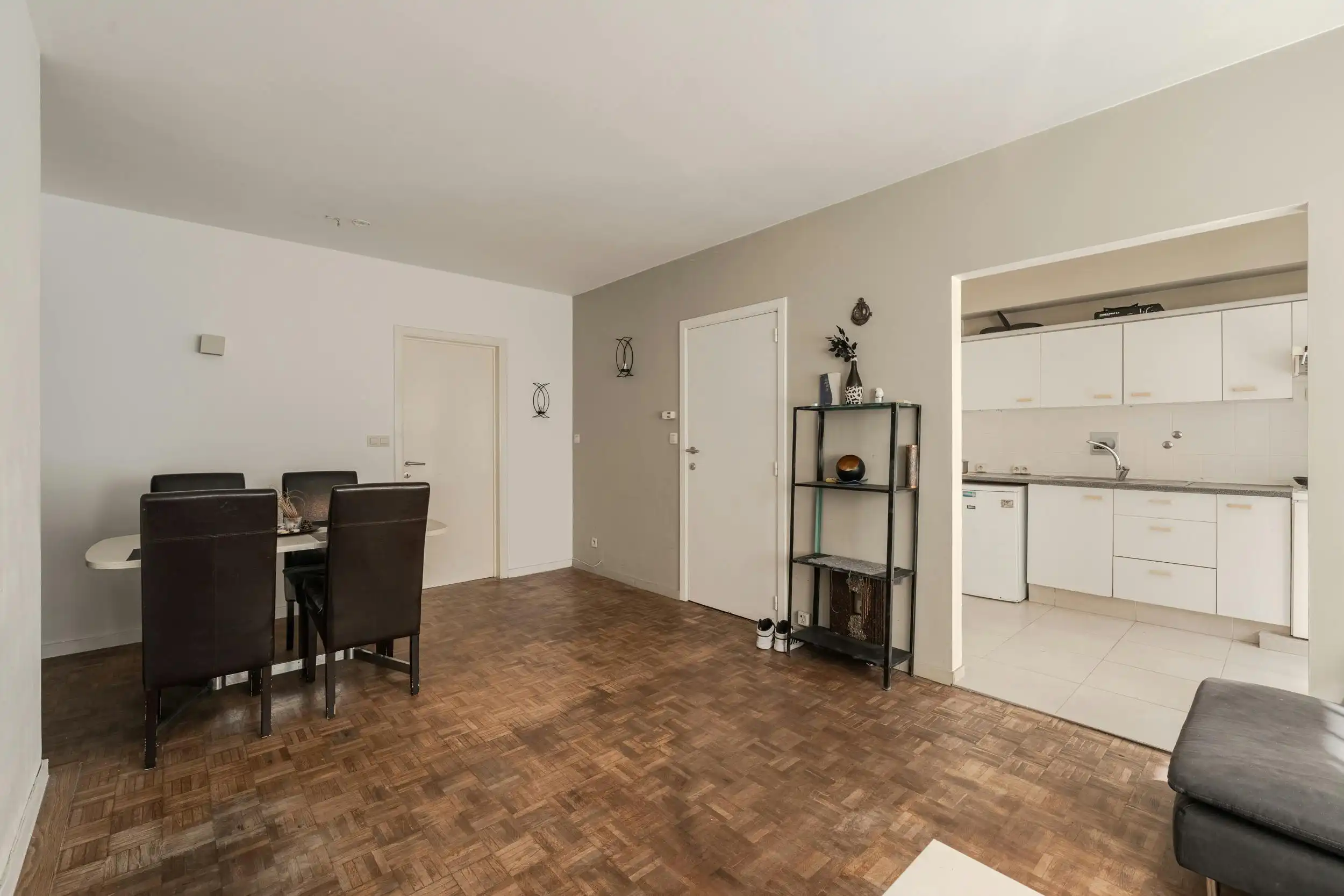 Ruim één-slaapkamerappartement te centrum Oostende foto 8
