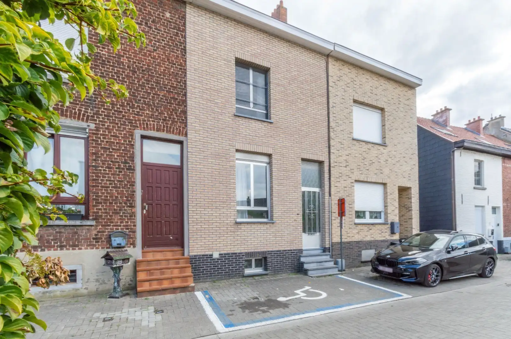 TE MODERNISEREN WONING MET 3 SLAAPKAMERS + TUIN! foto {{pictureIndex}}