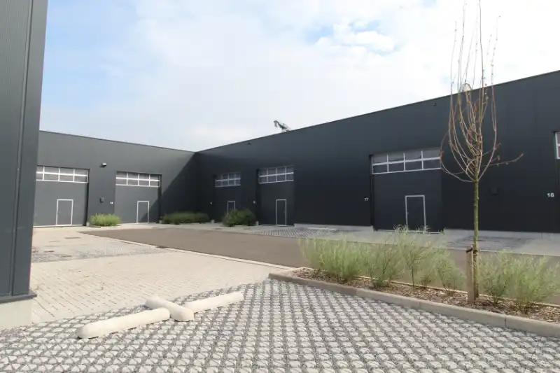 Nieuwbouwloods in Roeselare foto {{pictureIndex}}