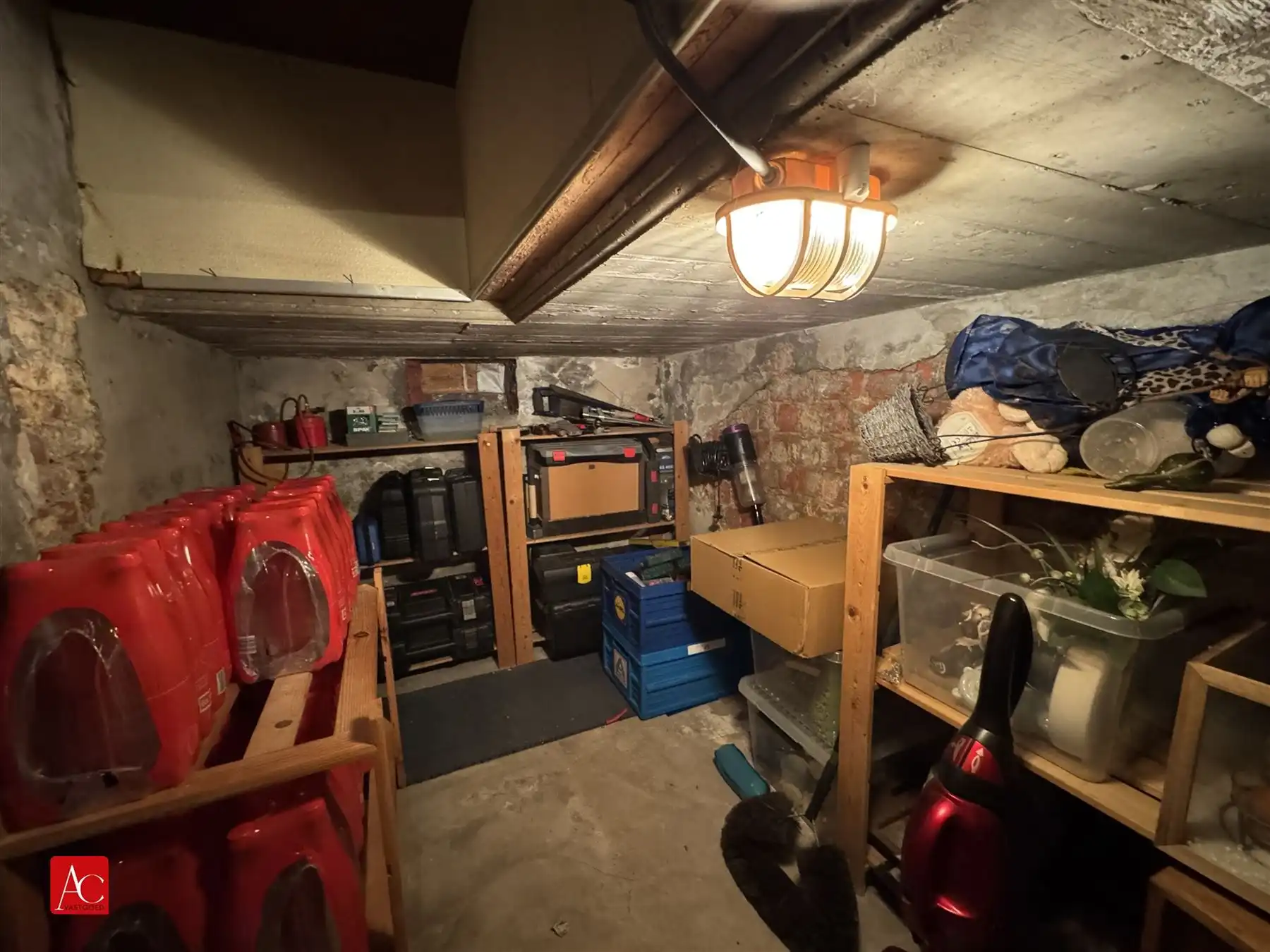 Gezinswoning met 5 slaapkamers en inpandige garage foto 8