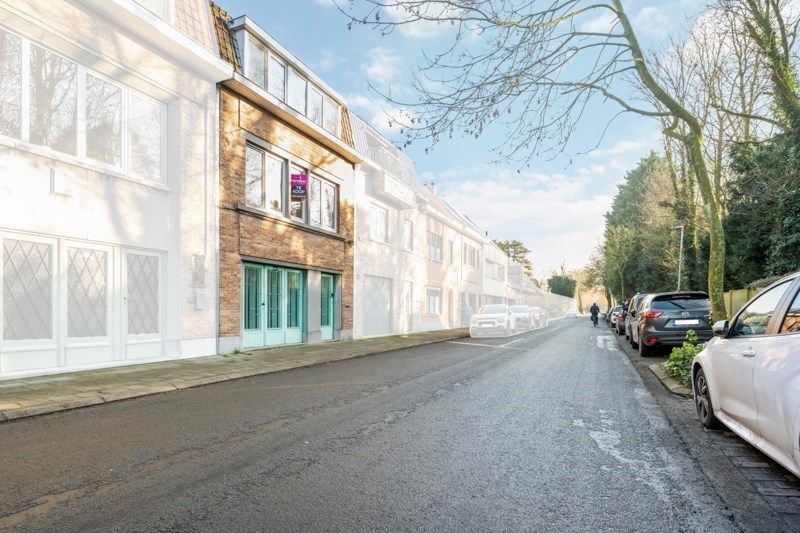 Ruime te renoveren rijwoning met zeer veel mogelijkheden en tuin foto 19
