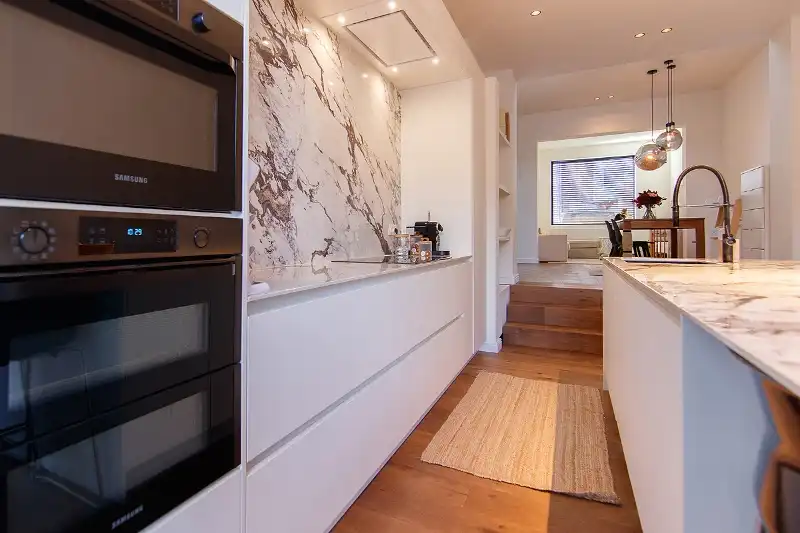 Gezellige, knappe, energetische en totaal gerenoveerde stadswoning op een TOP locatie! foto 9