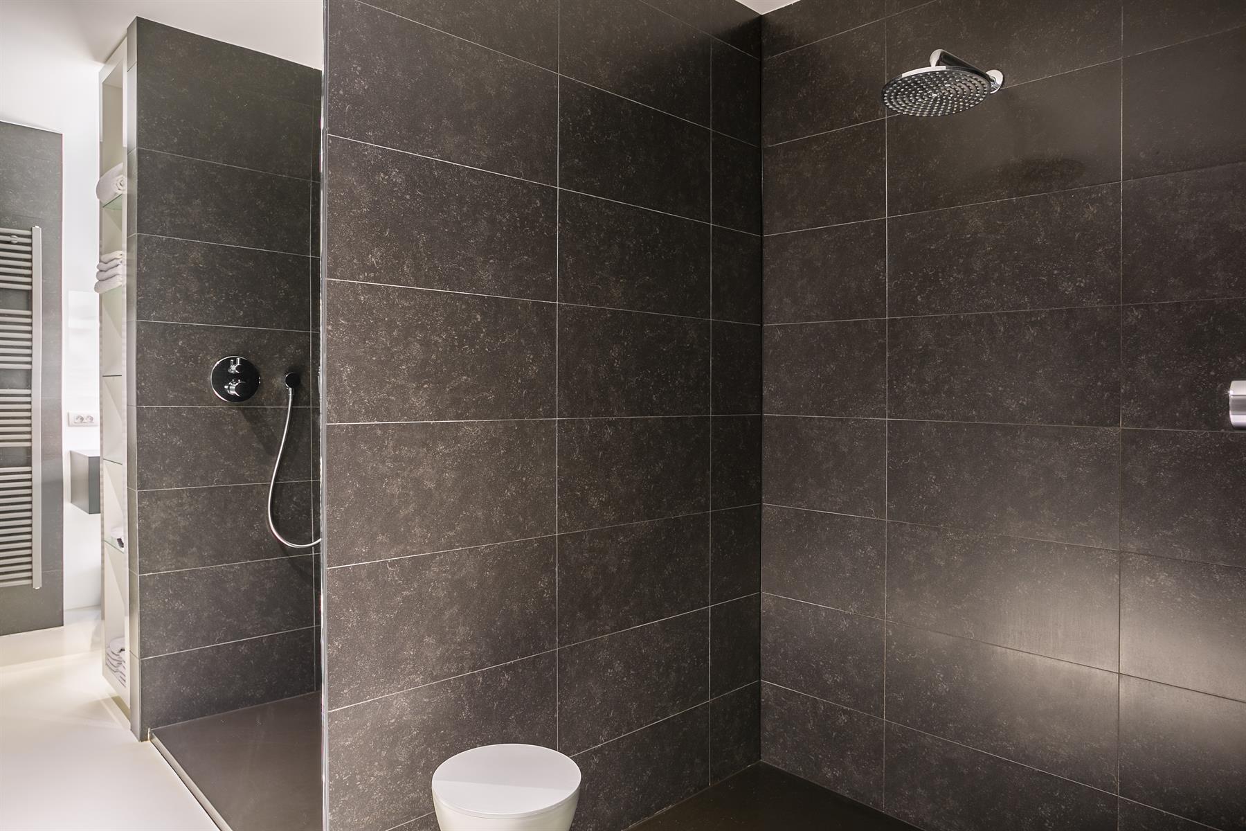 Lichtrijke stadswoning in hartje Zuid met terras foto 10