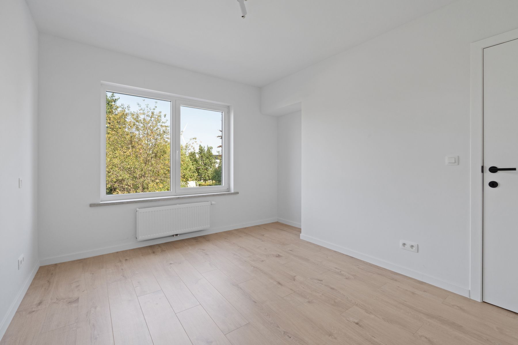Gerenoveerde woning met 3 slaapkamers en tuin in Zedelgem! foto 8