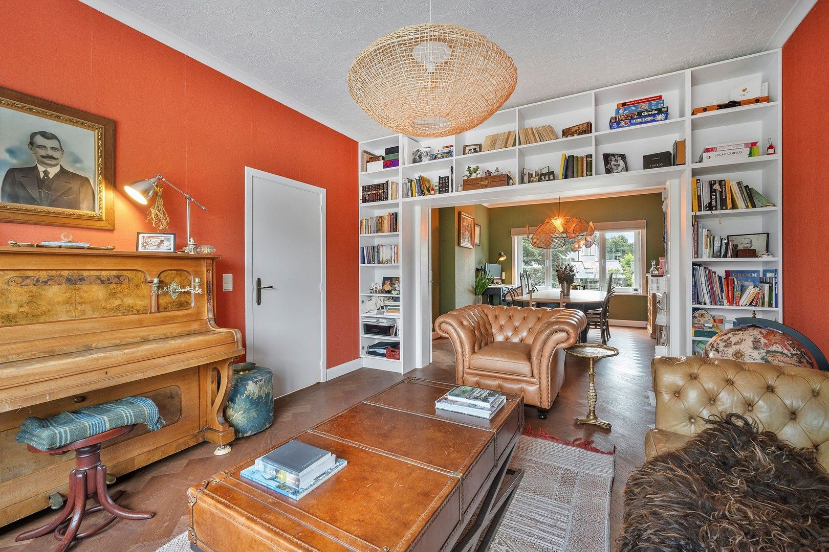 Prachtige karaktervolle, halfopen, robuuste én energiezuinige bel-étage van de jaren '50 met 4 slaapkamers, garage, kelderverdieping en paradijselijke tuin. foto 16