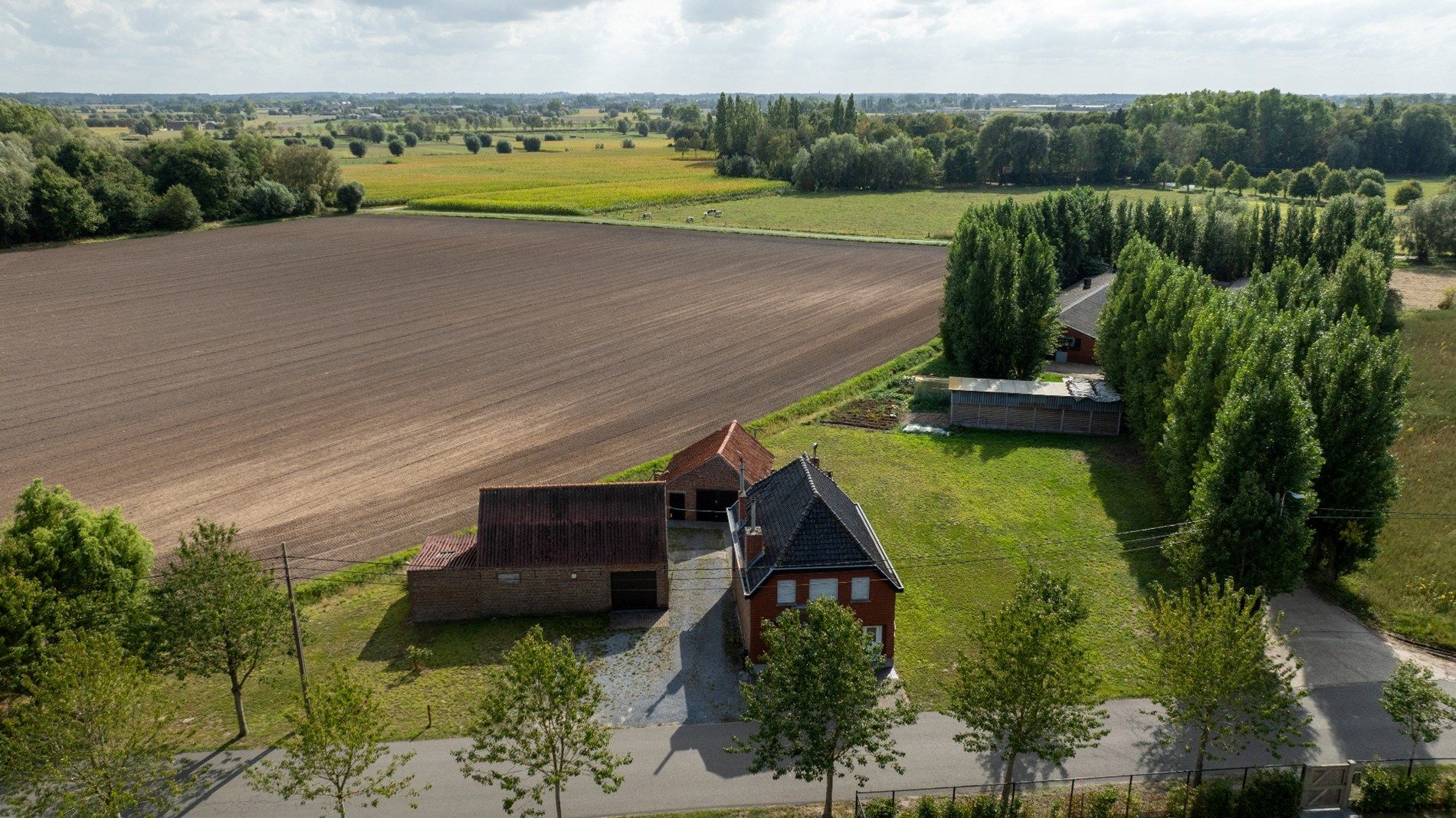 Bouwgrond van 1035 m² met landelijke ligging  foto 23