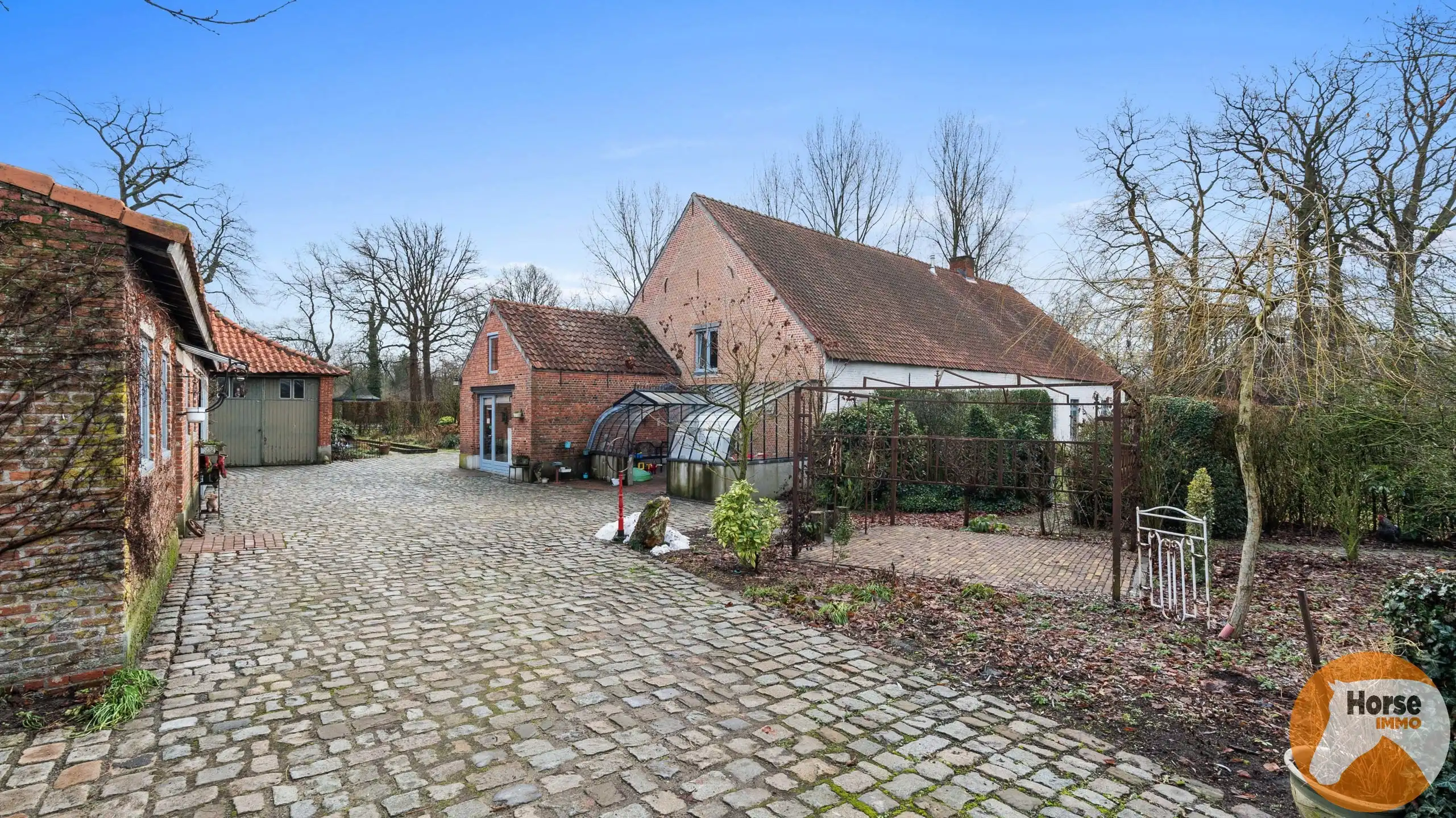 GROBBENDONK - Hoeve met prachtige Kempische schuur en weide foto 31