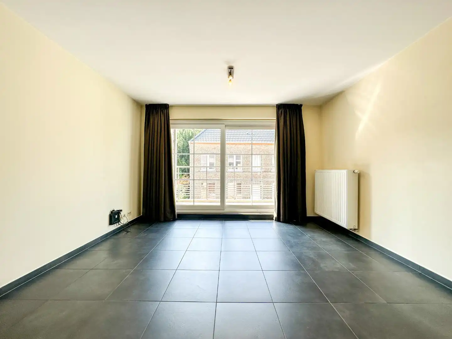 Instapklaar energiezuinig appartement hartje Eernegem, met zonnig terras, topligging. foto 6