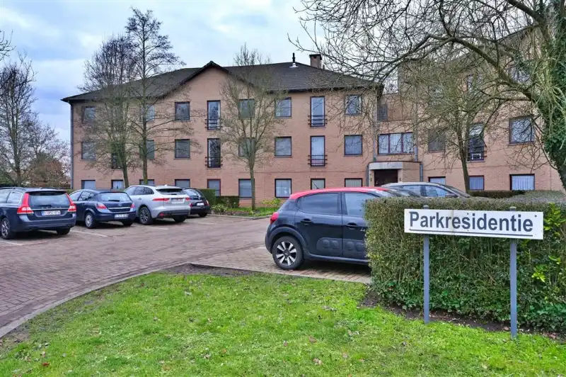 Parkresidentie bestaande uit 30 assistentieflats, 17 garageboxen en extra gebouwen aan de Kerkstraat 50 foto 2