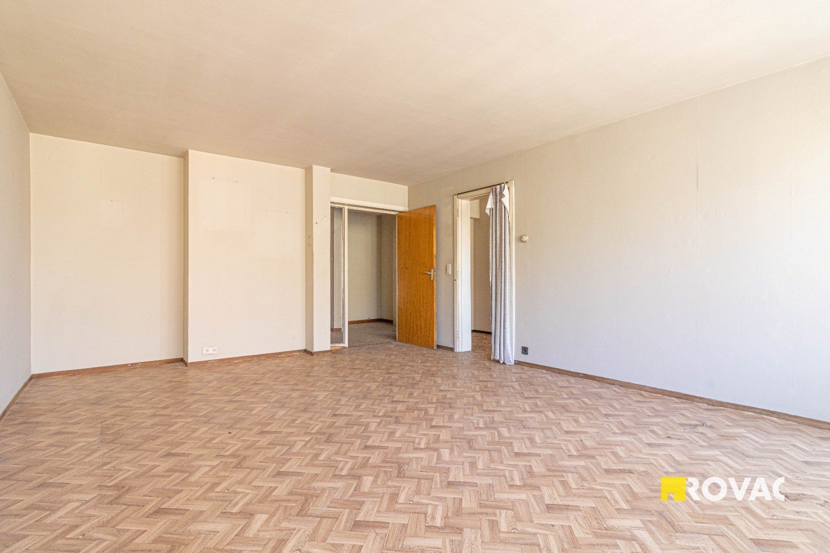 Op te frissen appartement met staanplaats en berging foto {{pictureIndex}}