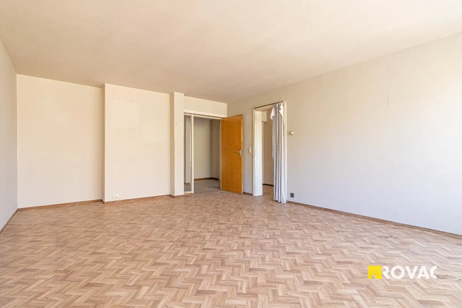 Op te frissen appartement met staanplaats en berging foto {{pictureIndex}}